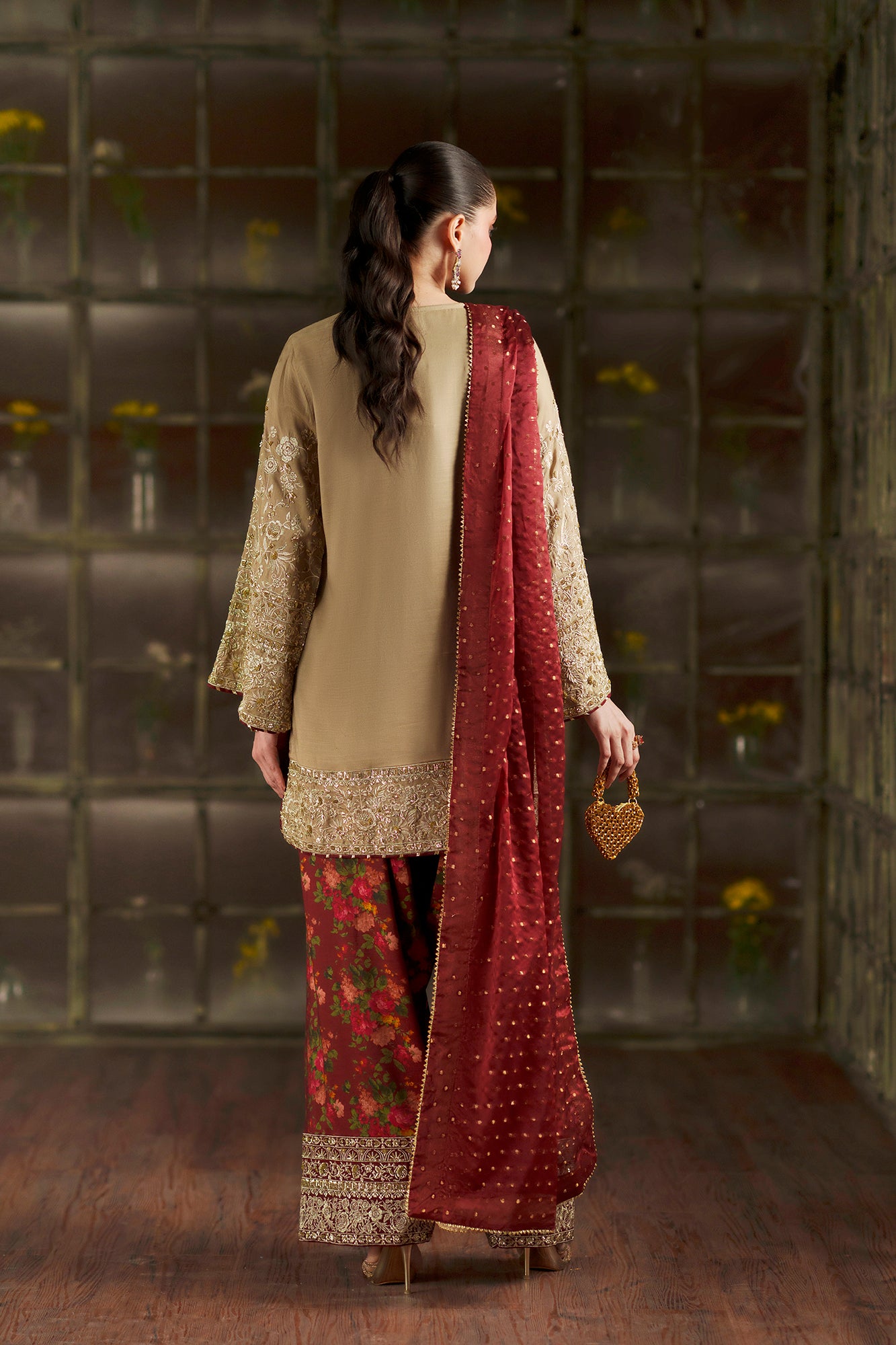 EMBROIDERED SUIT (E1131/104/007)