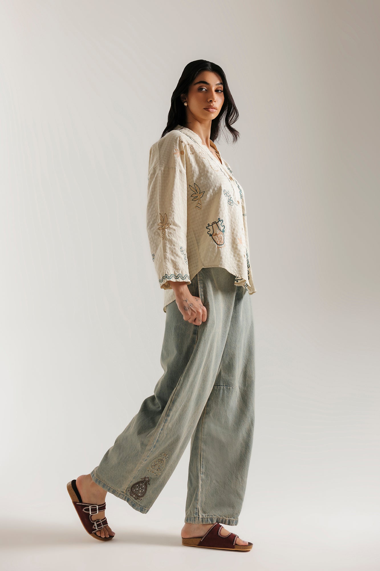 EMBROIDERED TOP (E1140/101/004)