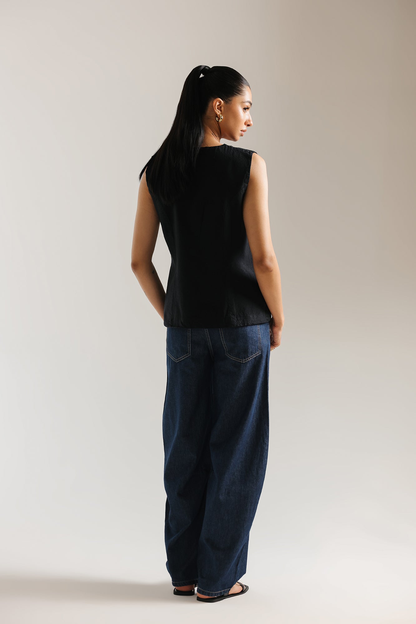EMBROIDERED WAIST COAT (E1142/101/902)