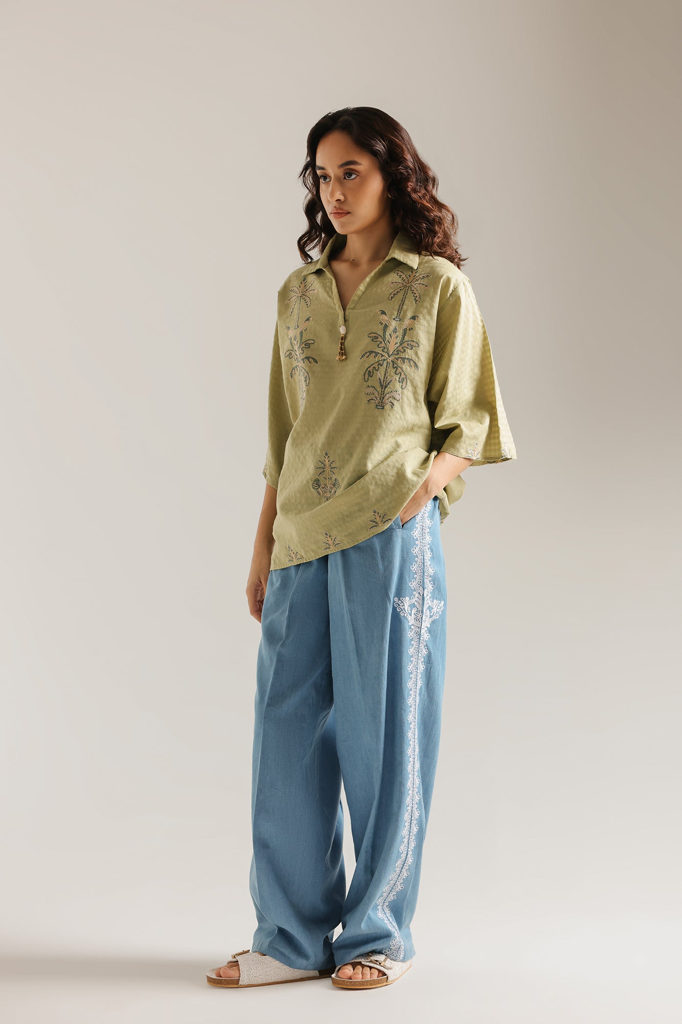 EMBROIDERED TOP (E1144/101/127)