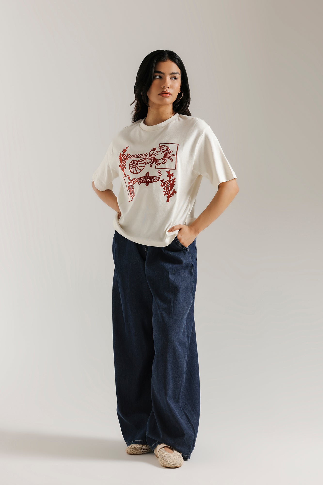 EMBROIDERED T-SHIRT (E1177-101-002)