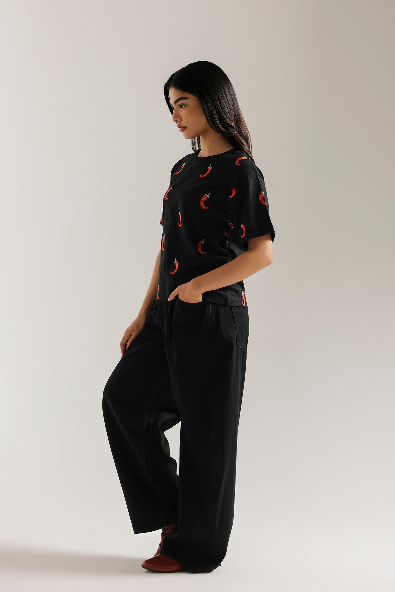 EMBROIDERED T-SHIRT (E1182-101-902)