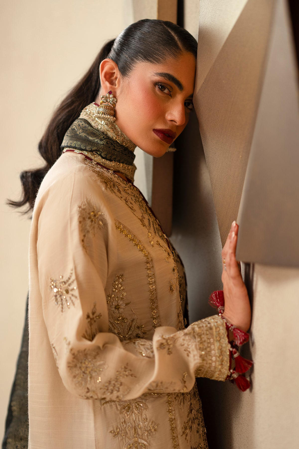 EMBROIDERED SUIT (E1206/104/006)