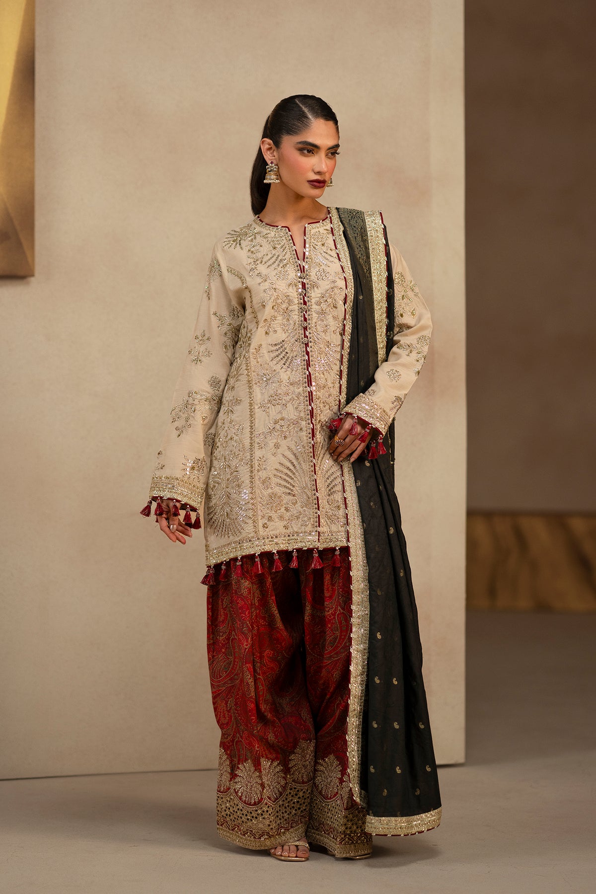 EMBROIDERED SUIT (E1206/104/006)