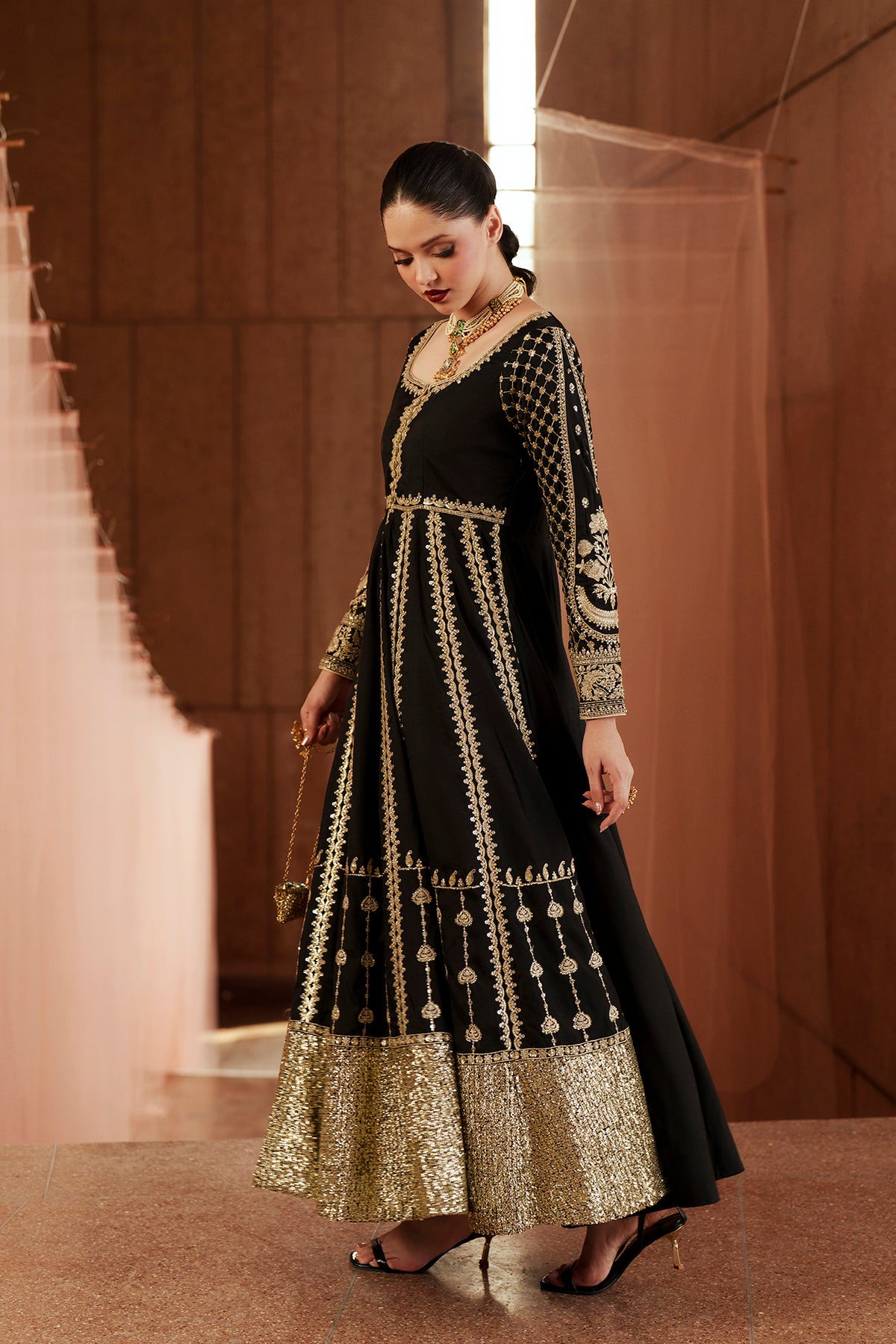 EMBROIDERED DRESS (E1209/104/902)