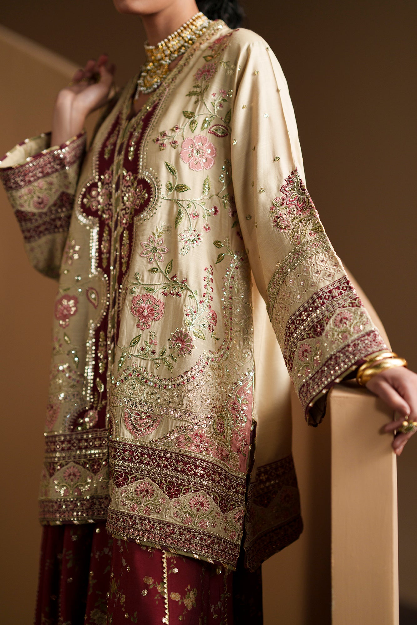 EMBROIDERED SUIT (E1213/104/005)