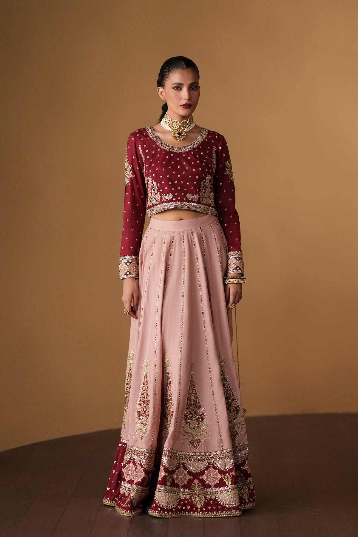 EMBROIDERED SUIT (E1215/104/305)