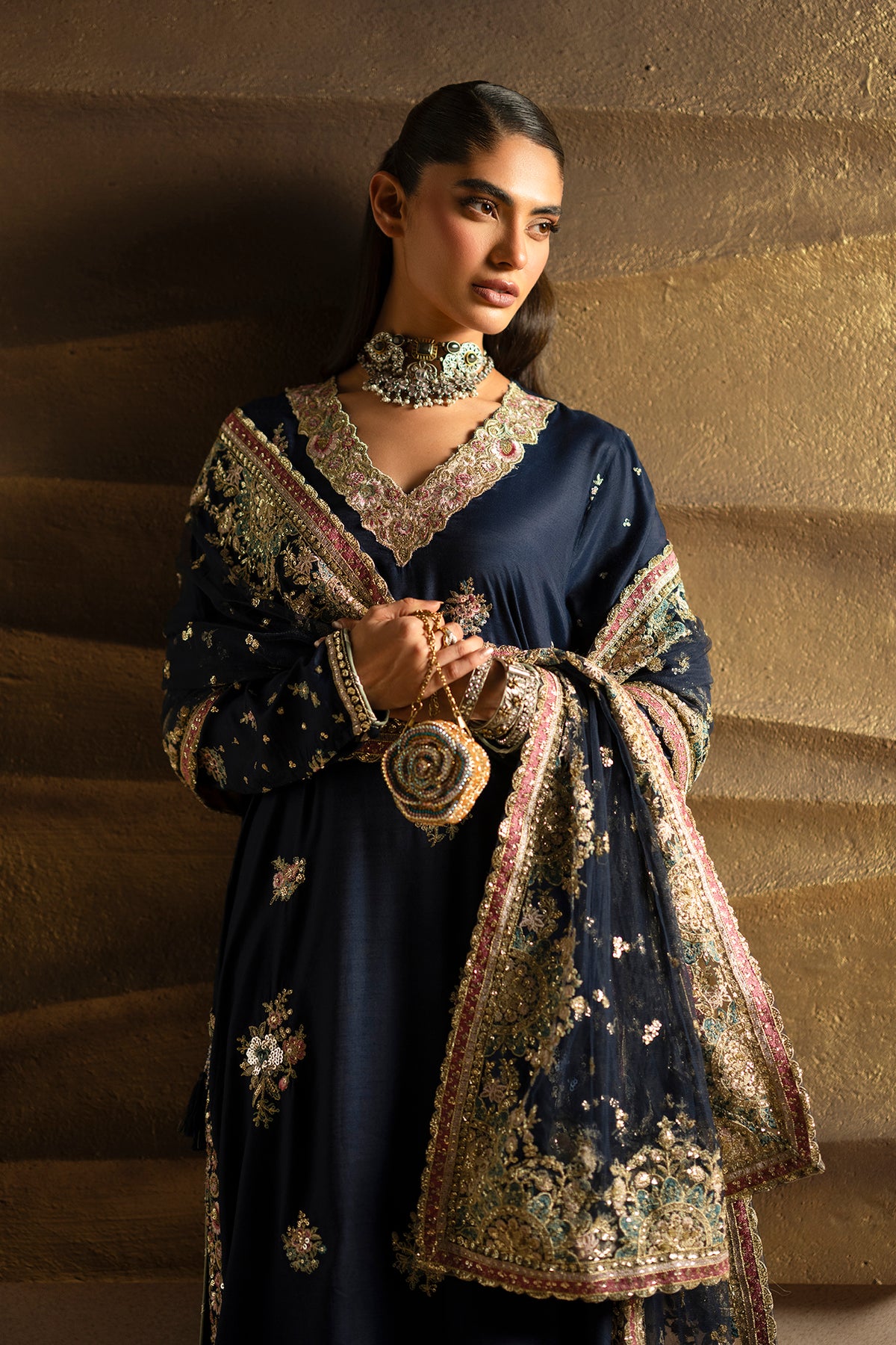 EMBROIDERED SUIT (E1221/104/619)