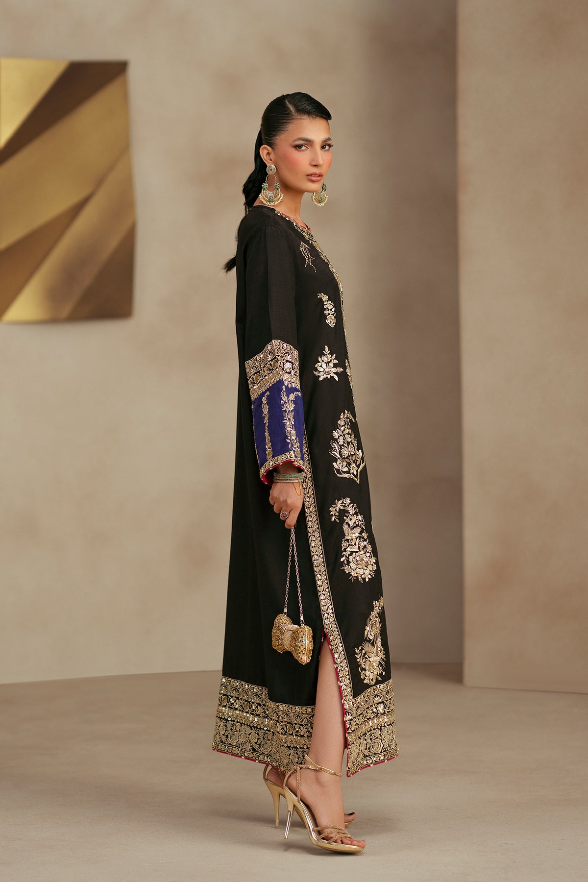 EMBROIDERED KAFTAN (E1251-104-901)