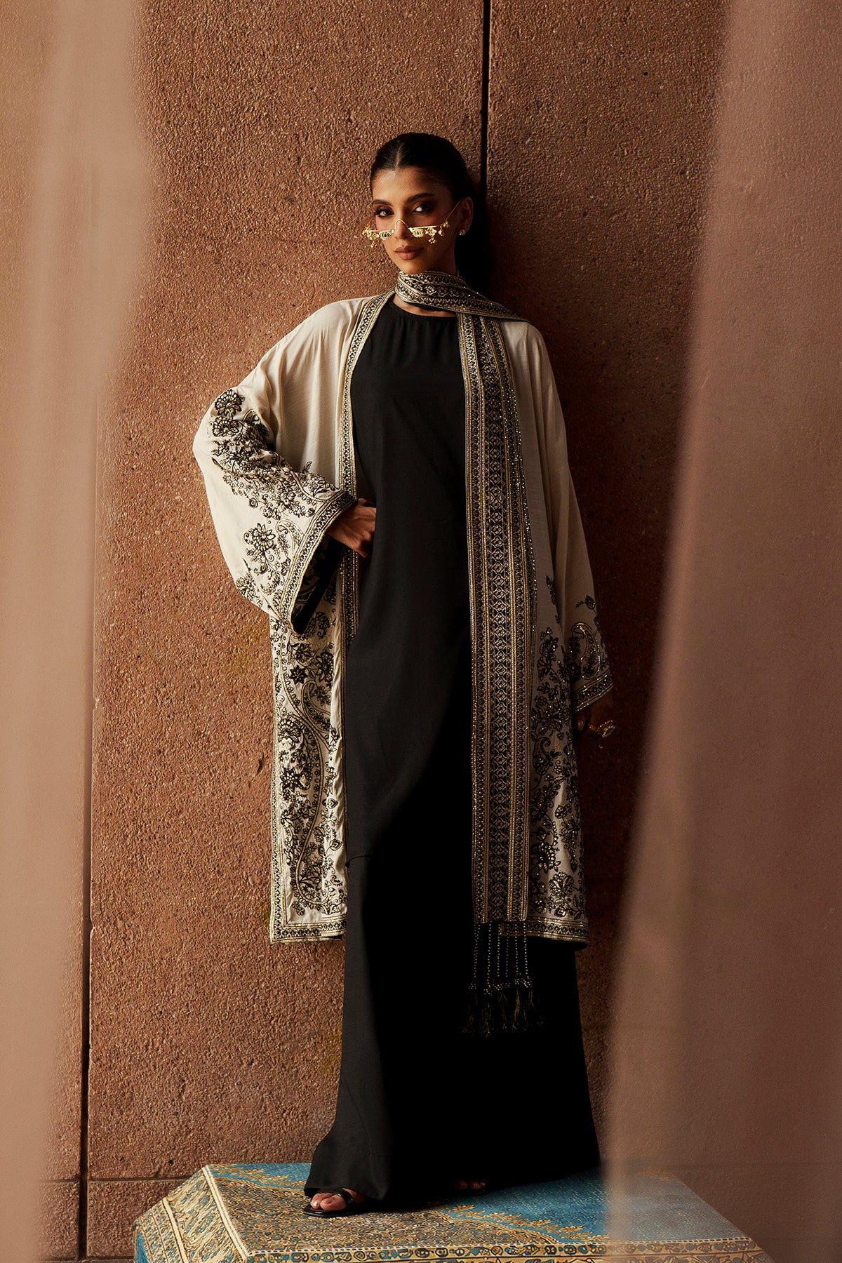 EMBROIDERED SUIT (E1257-104-003)