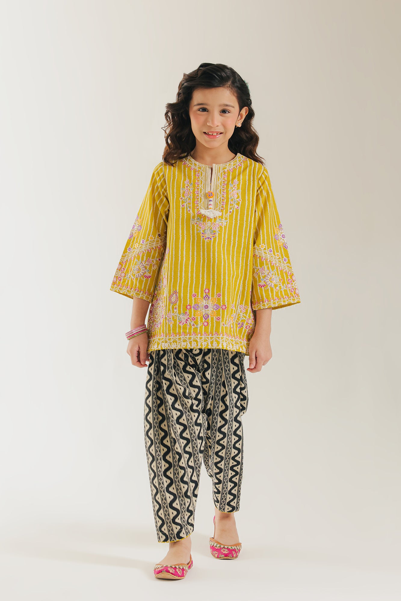 EMBROIDERED SUIT (E1347/402/109)