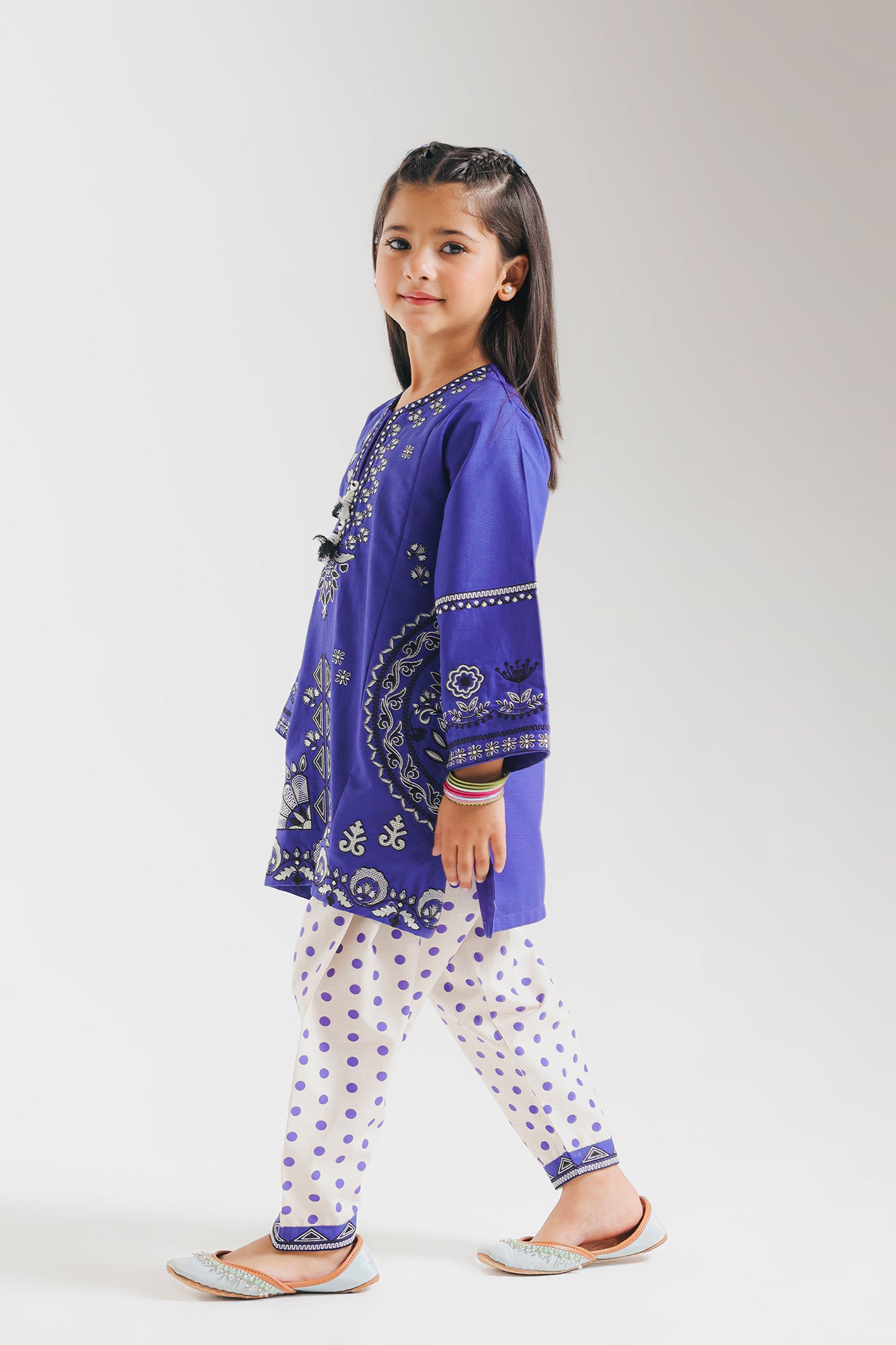 EMBROIDERED SUIT (E1348/402/619)