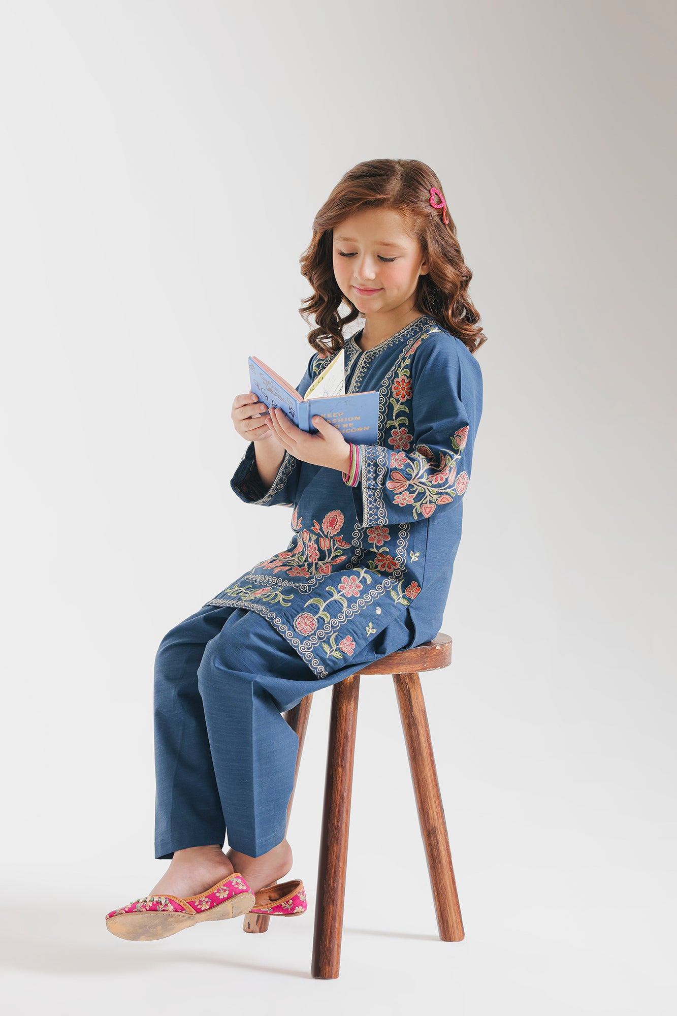 EMBROIDERED SUIT (E1353/402/603)