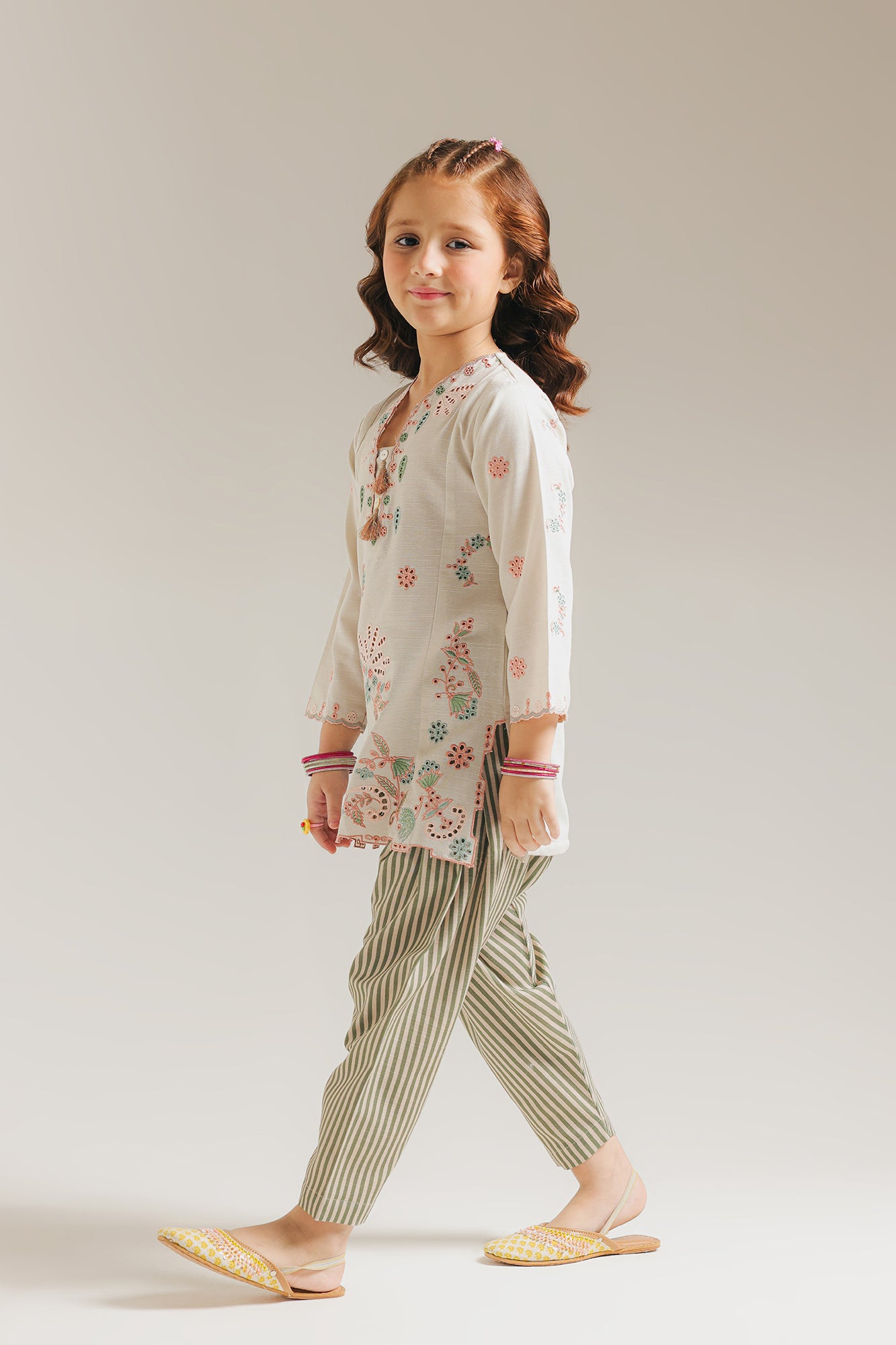 EMBROIDERED SUIT (E1372/402/005)