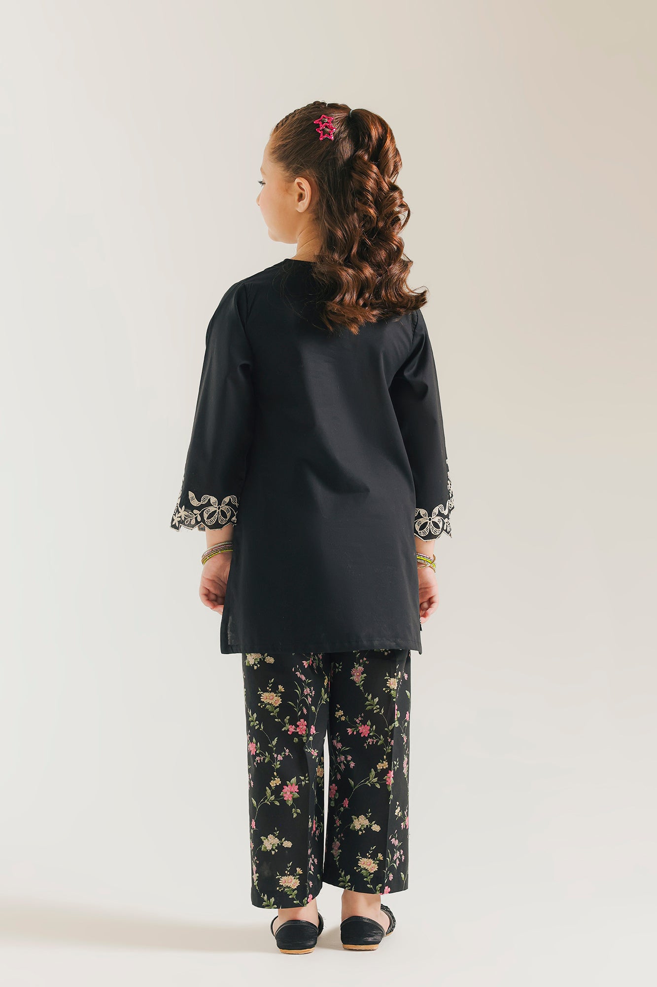 EMBROIDERED SUIT (E1567/402/902 E1567/302/902)