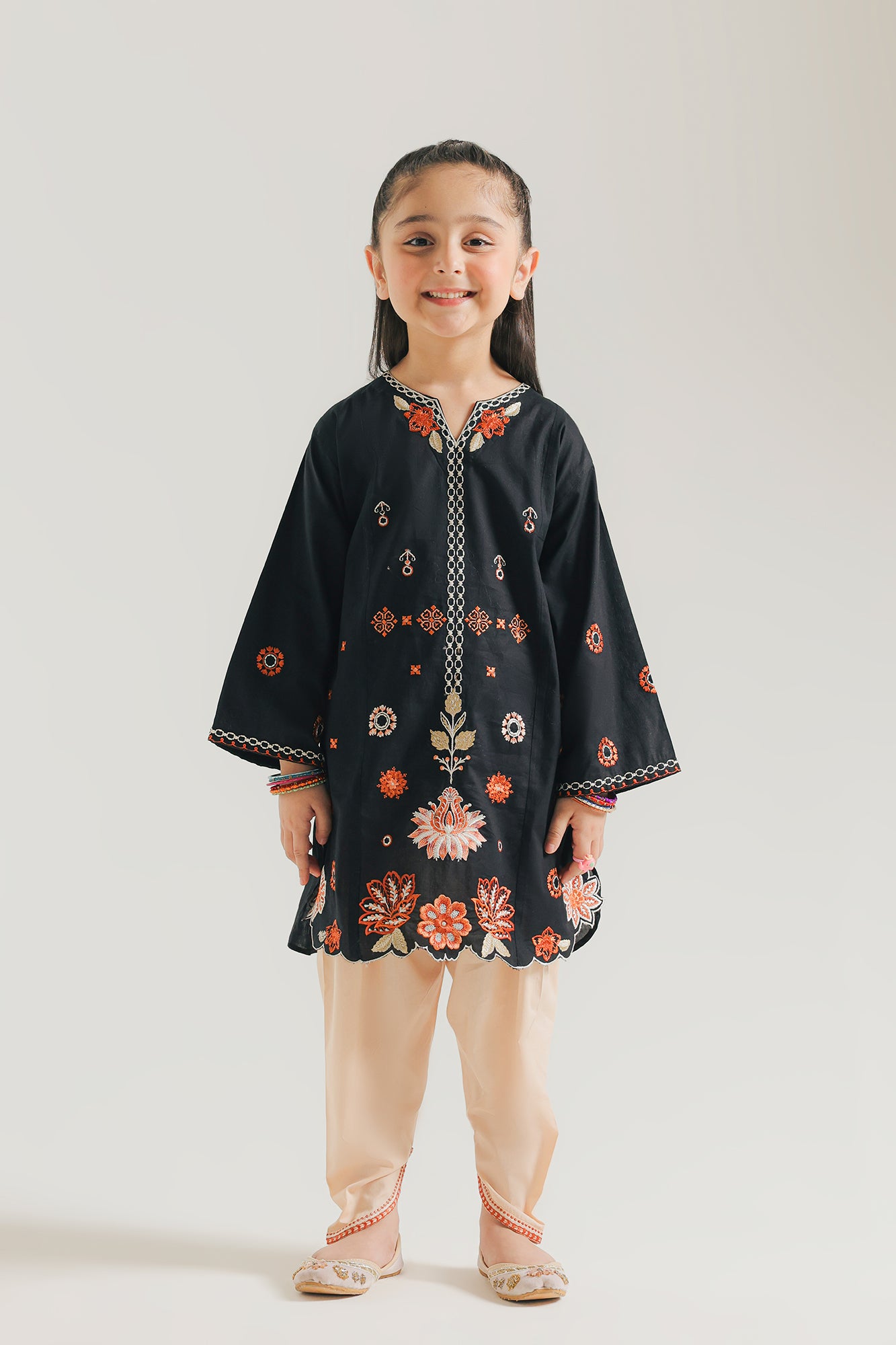 EMBROIDERED SUIT (E1571/402/902 E1571/302/902)