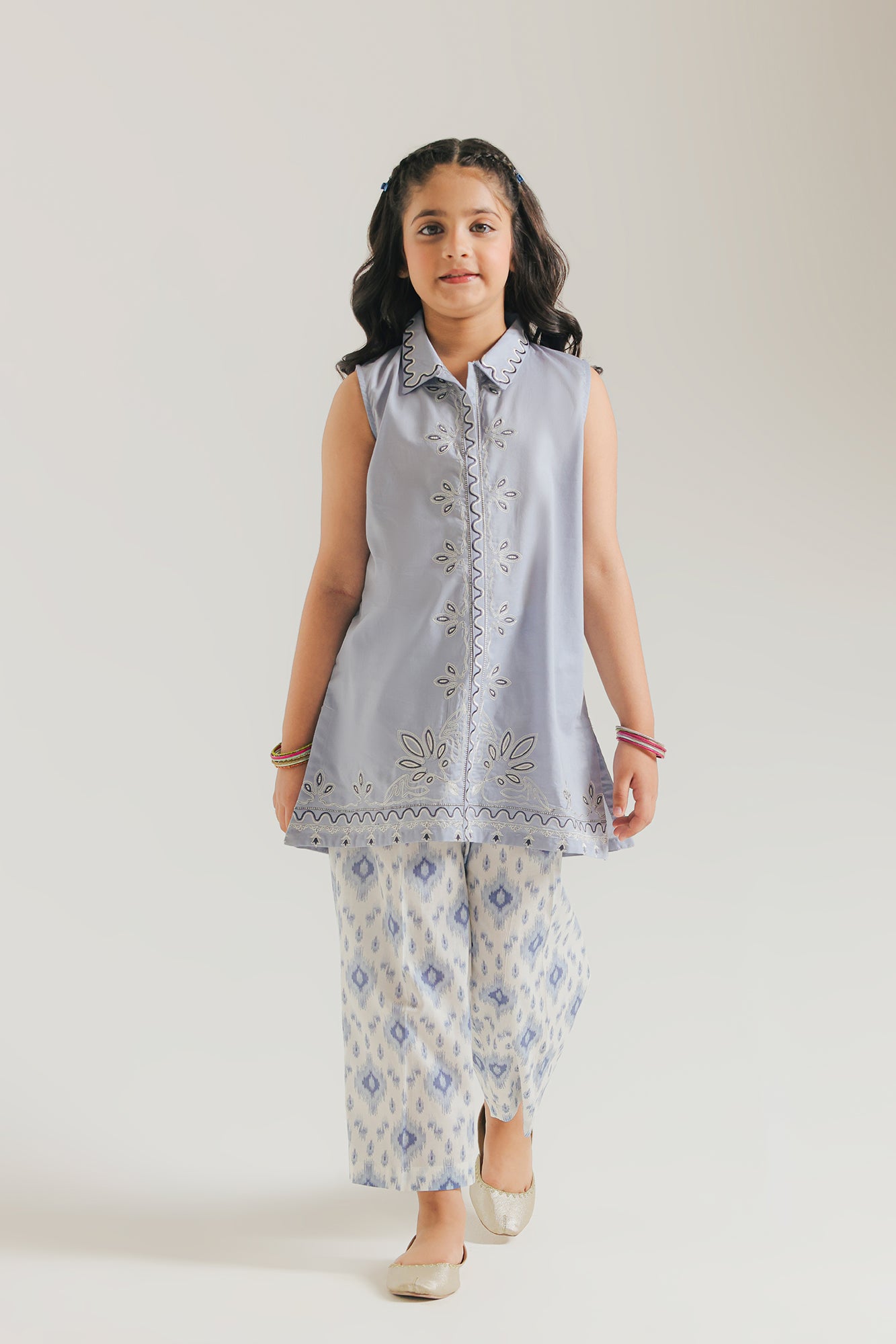 EMBROIDERED SUIT (E1612/402/635 E1612/302/635)
