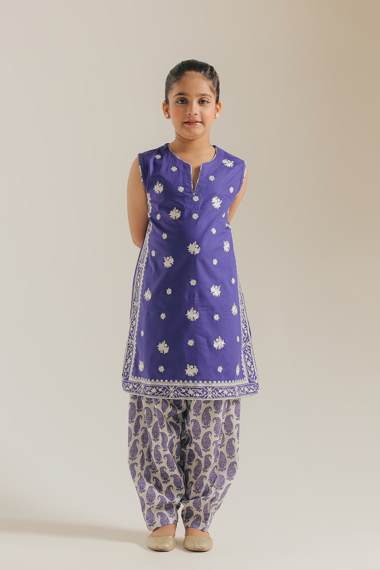 EMBROIDERED SUIT (E1616/402/621 E1616/302/621)