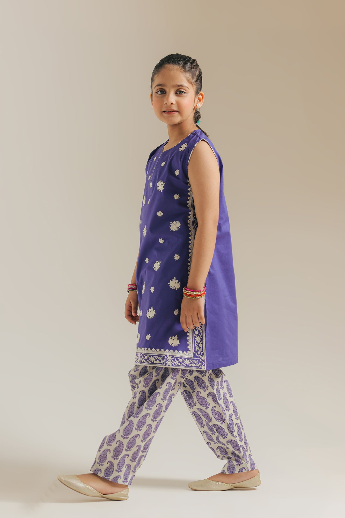 EMBROIDERED SUIT (E1616/402/621 E1616/302/621)