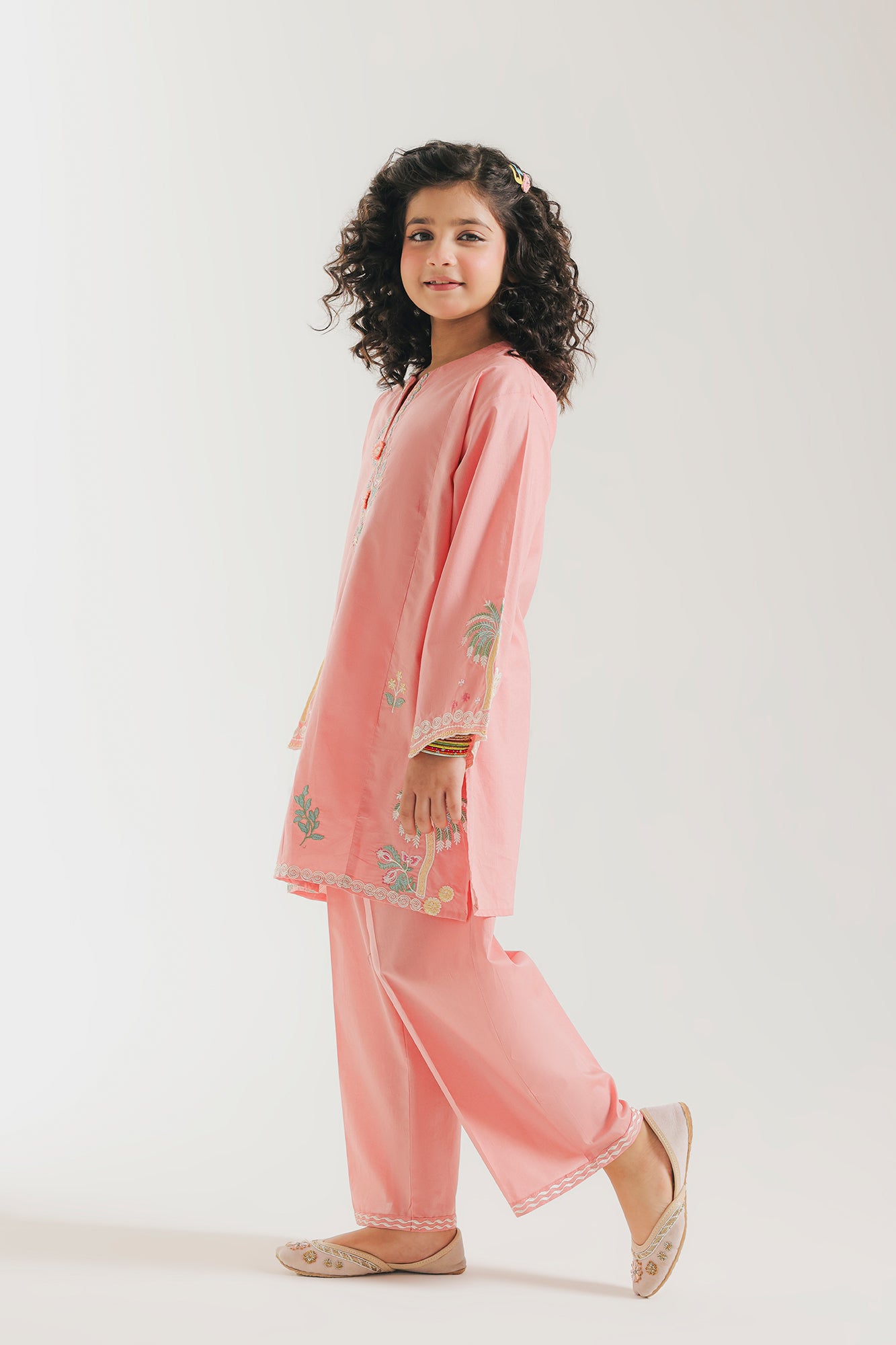 EMBROIDERED SUIT (E1623/402/327 E1623/302/327)