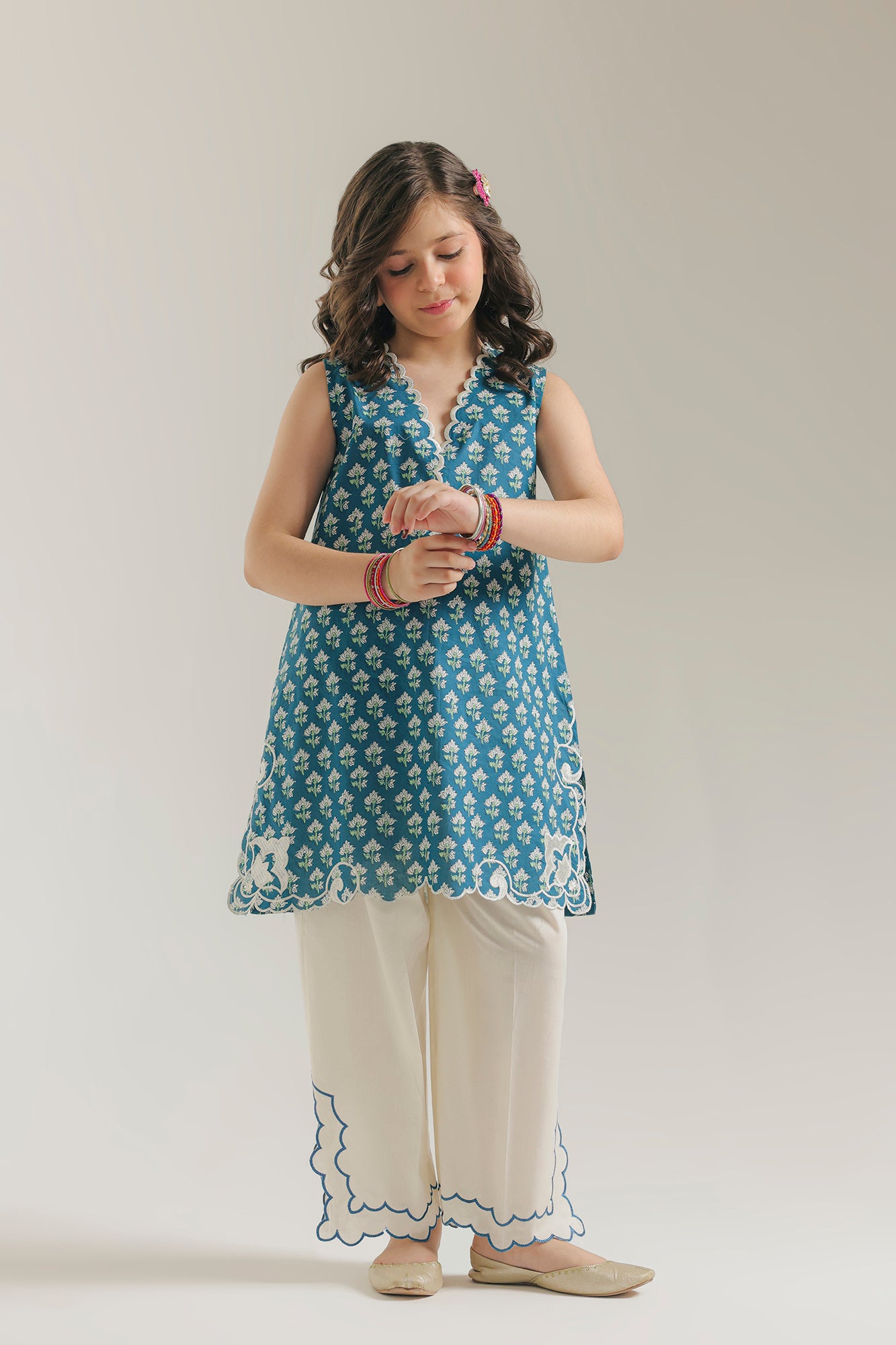 EMBROIDERED SUIT (E1633/402/711 E1633/302/711)