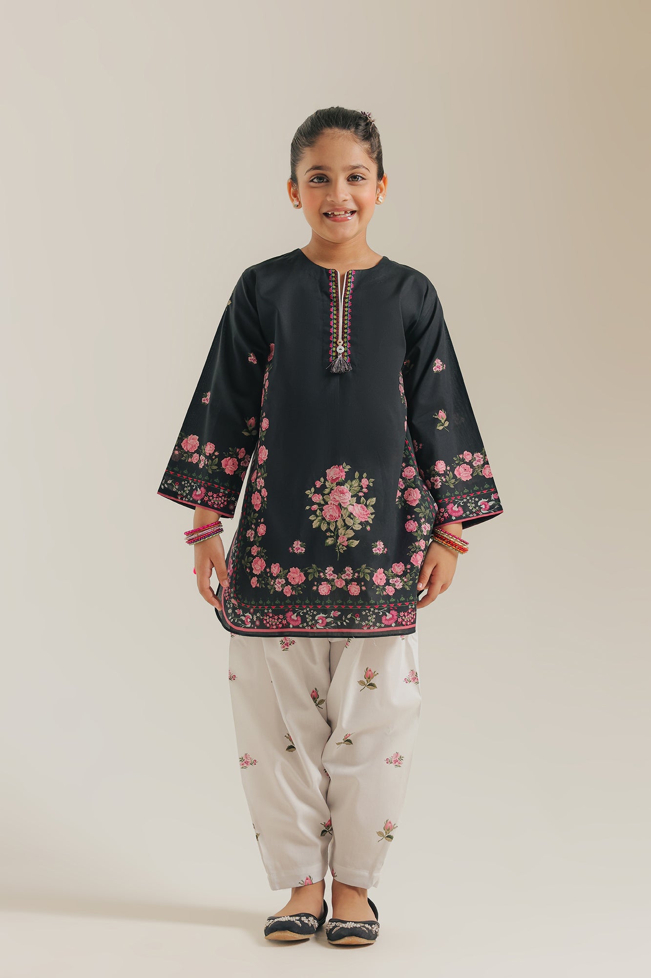 EMBROIDERED SUIT (E1696/402/901 E1696/302/901)