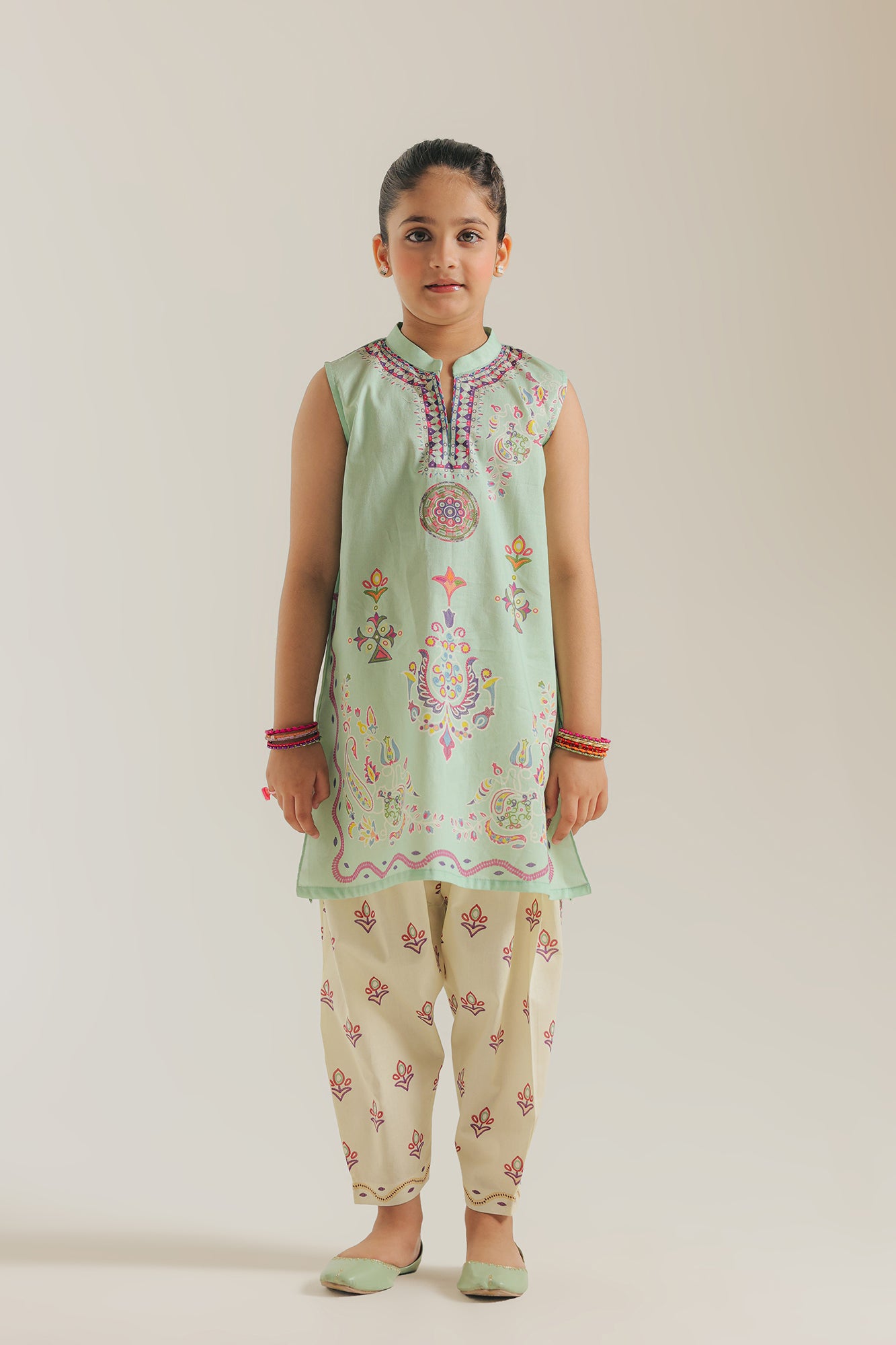 EMBROIDERED SUIT (E1710/402/721 E1710/302/721)