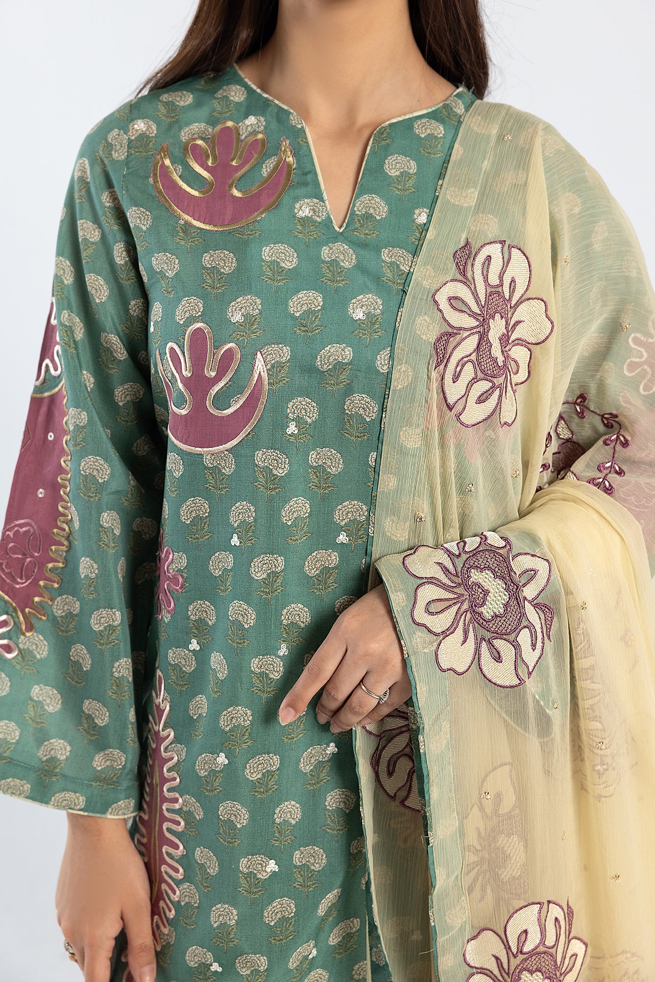 EMBROIDERED SUIT (E2072/103/710)
