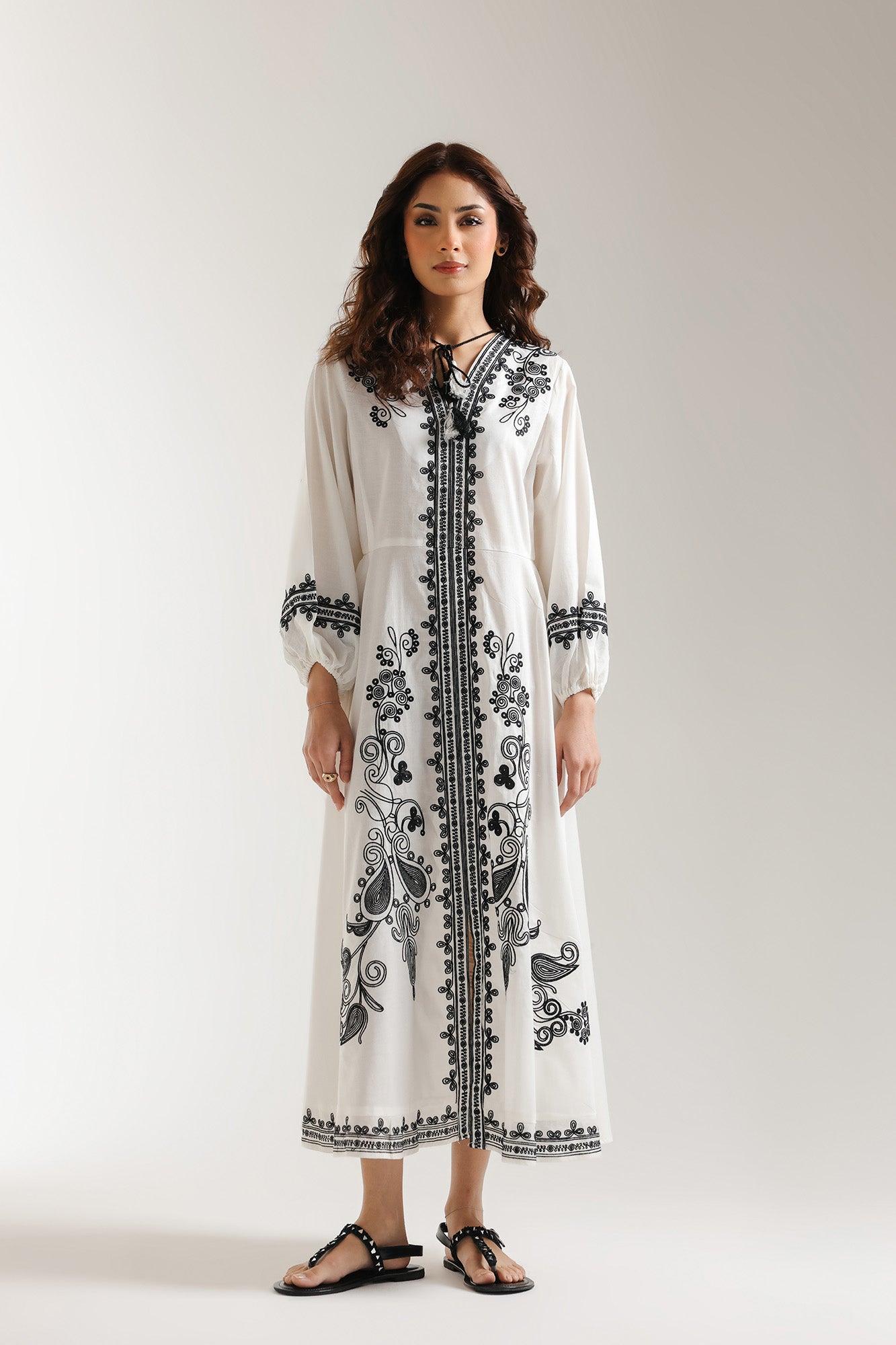 DRESS (E108/001/2287)