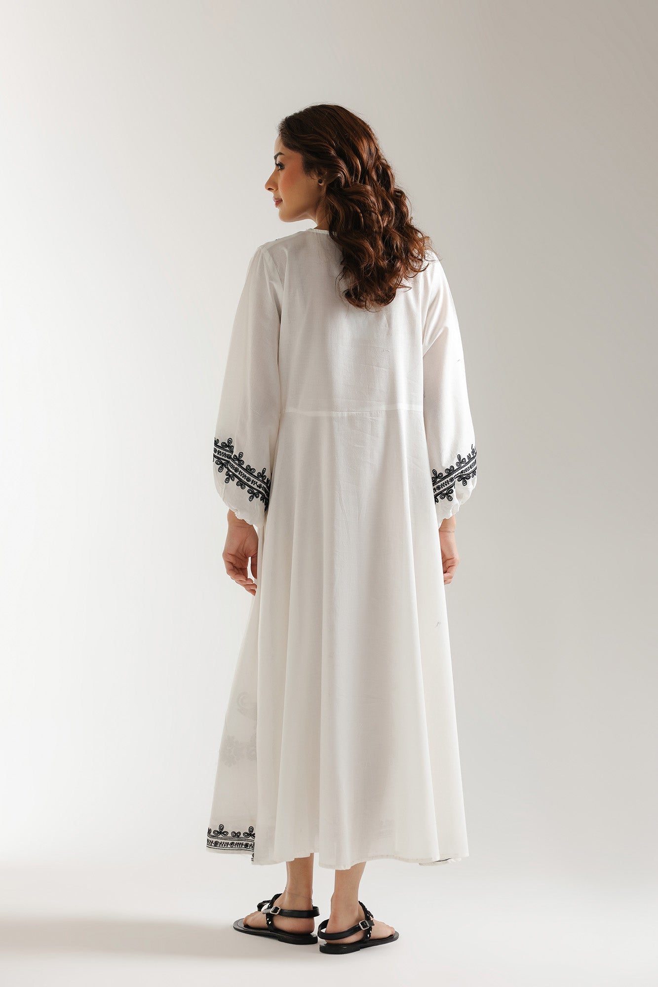 DRESS (E108/001/2287)