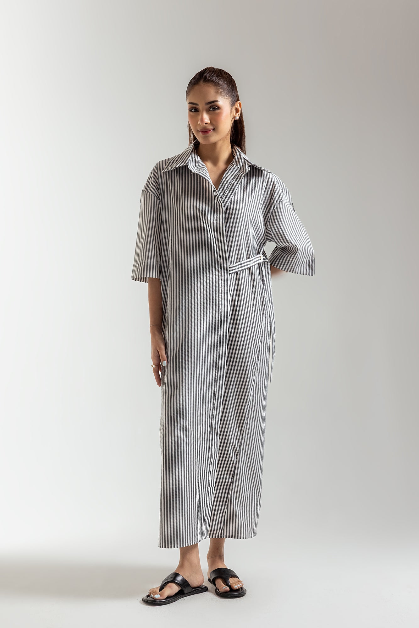 DRESS (E108/002/2298)