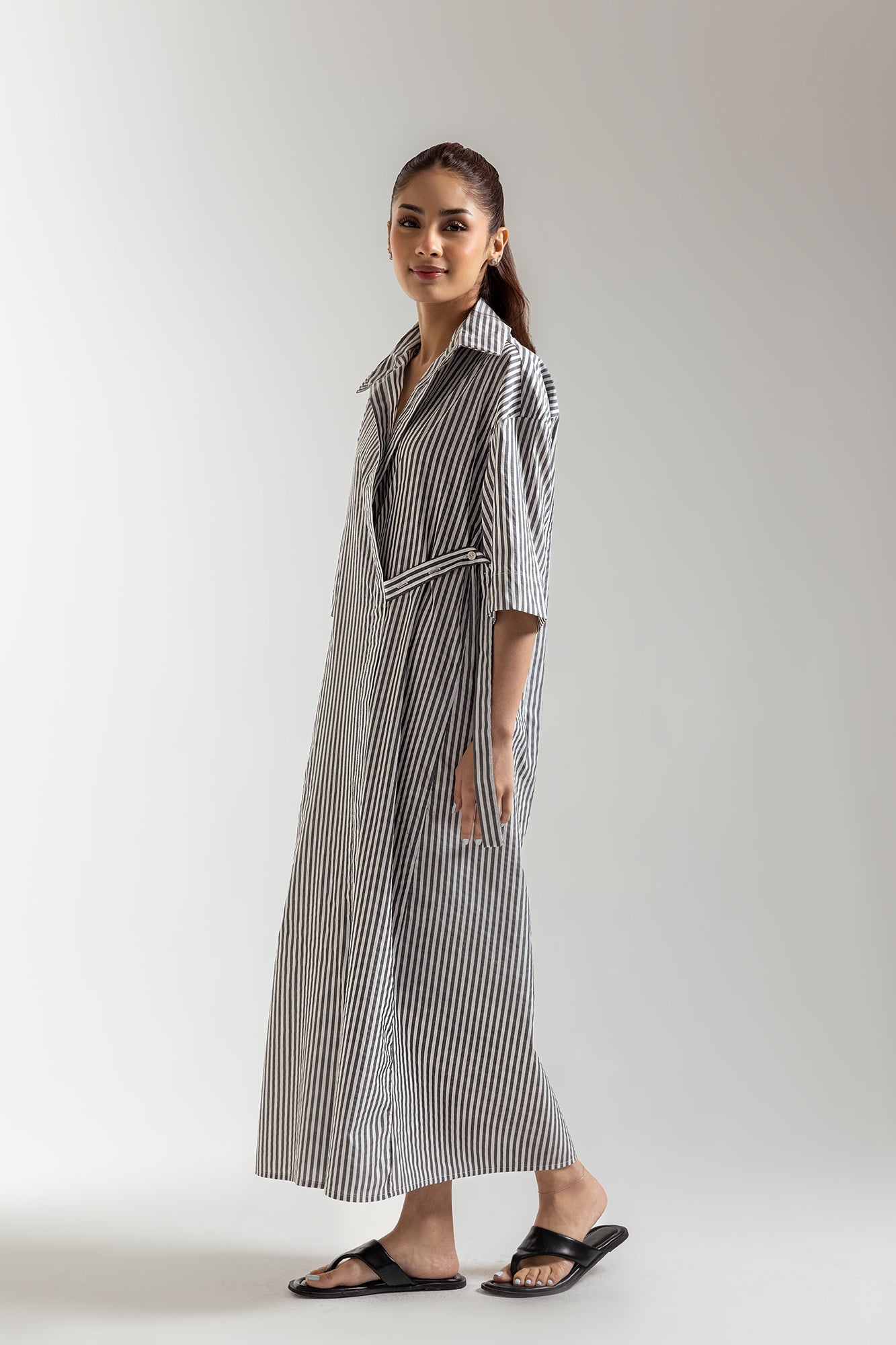 DRESS (E108/002/2298)