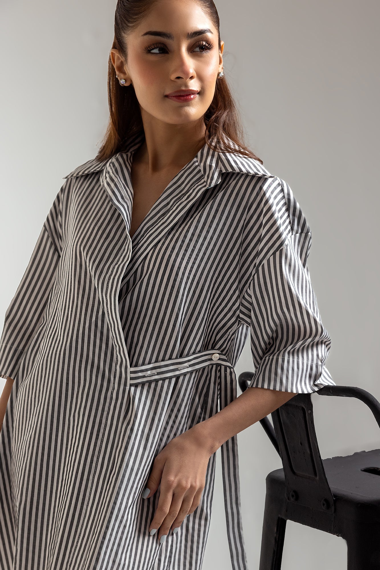 DRESS (E108/002/2298)