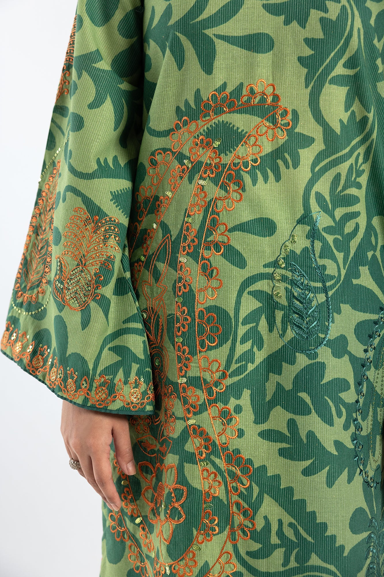 EMBROIDERED SUIT (E2302/103/706)