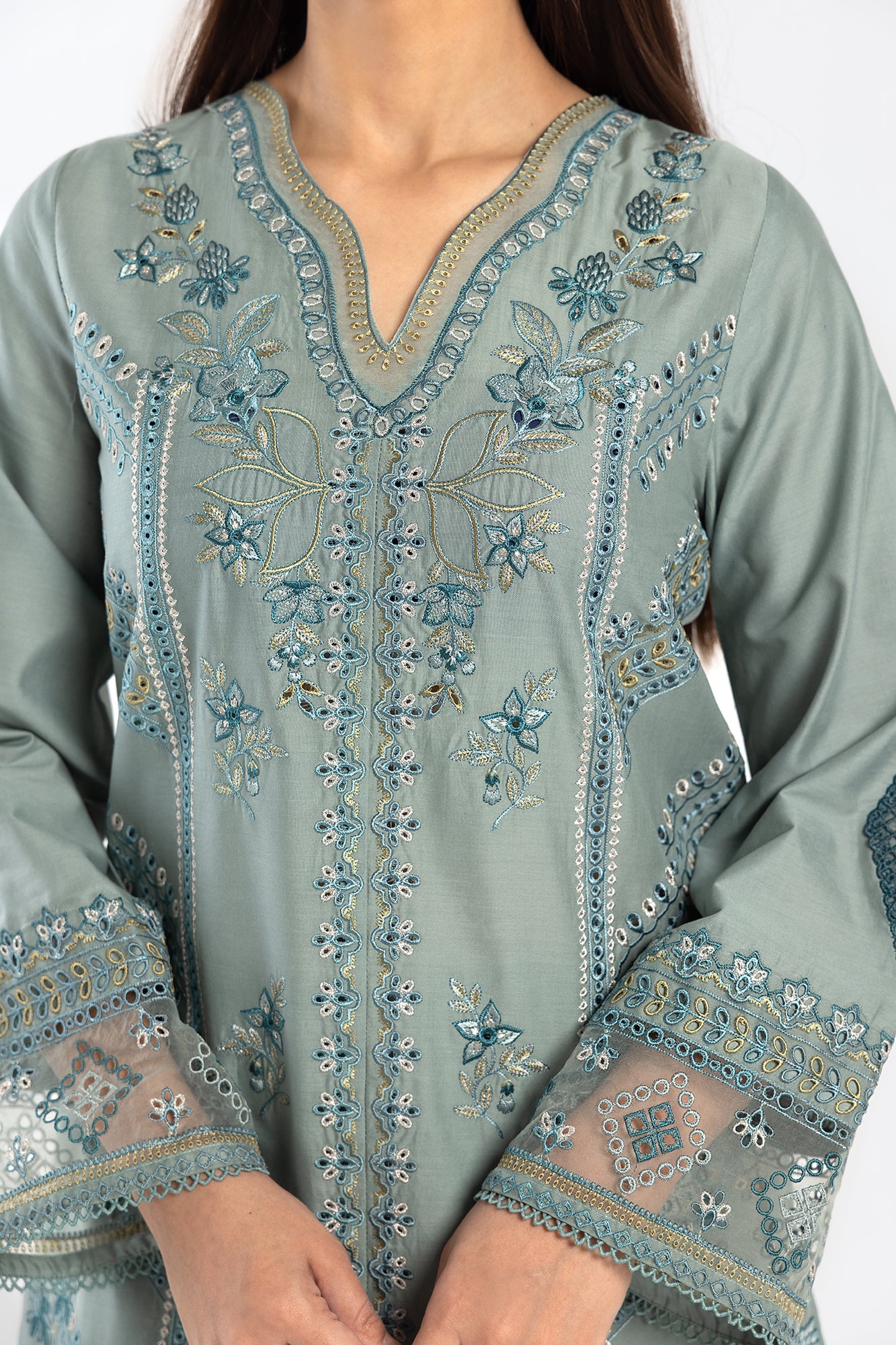 EMBROIDERED SUIT (E2336/103/718)