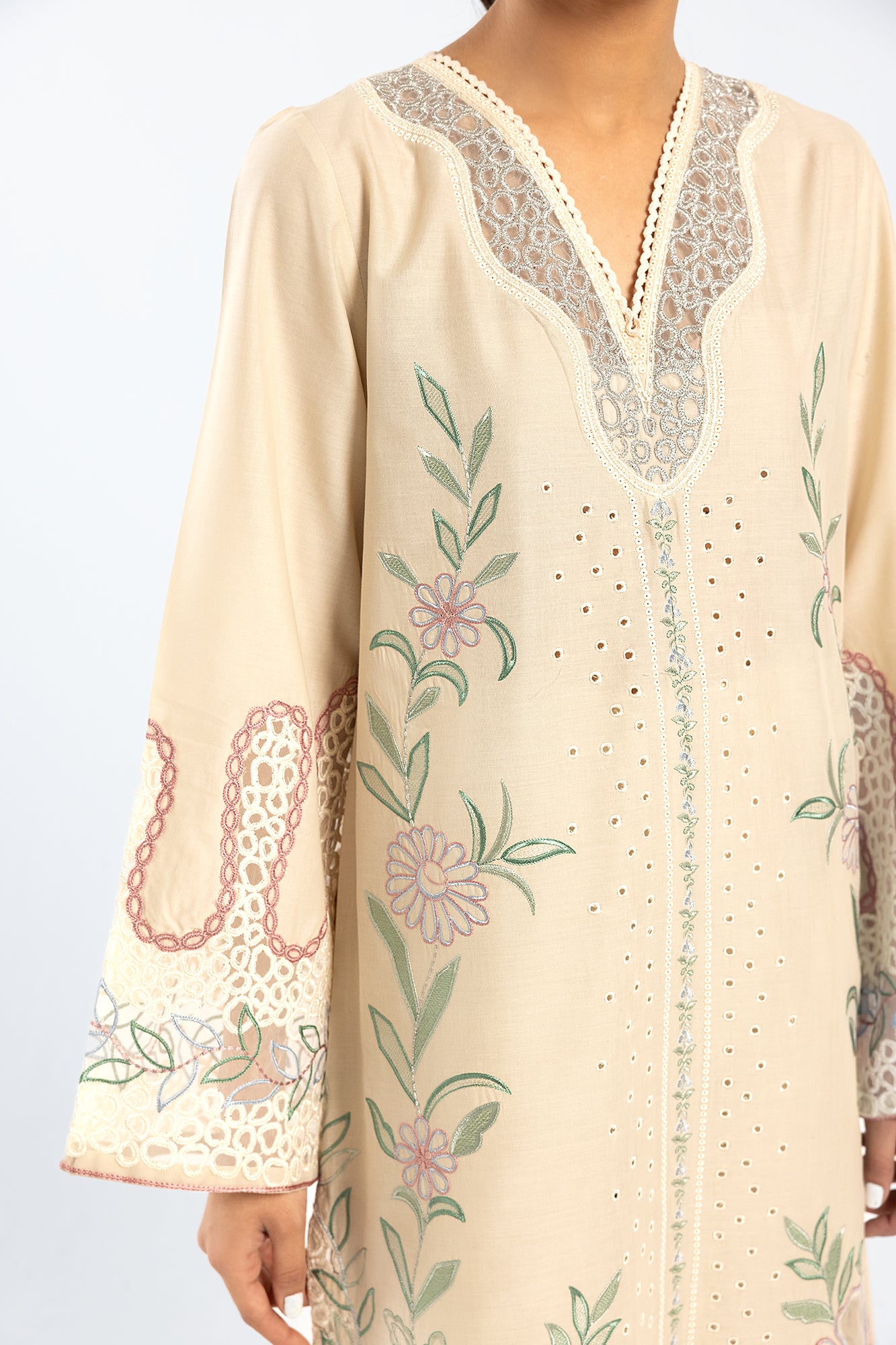 EMBROIDERED SUIT (E2405/103/807)