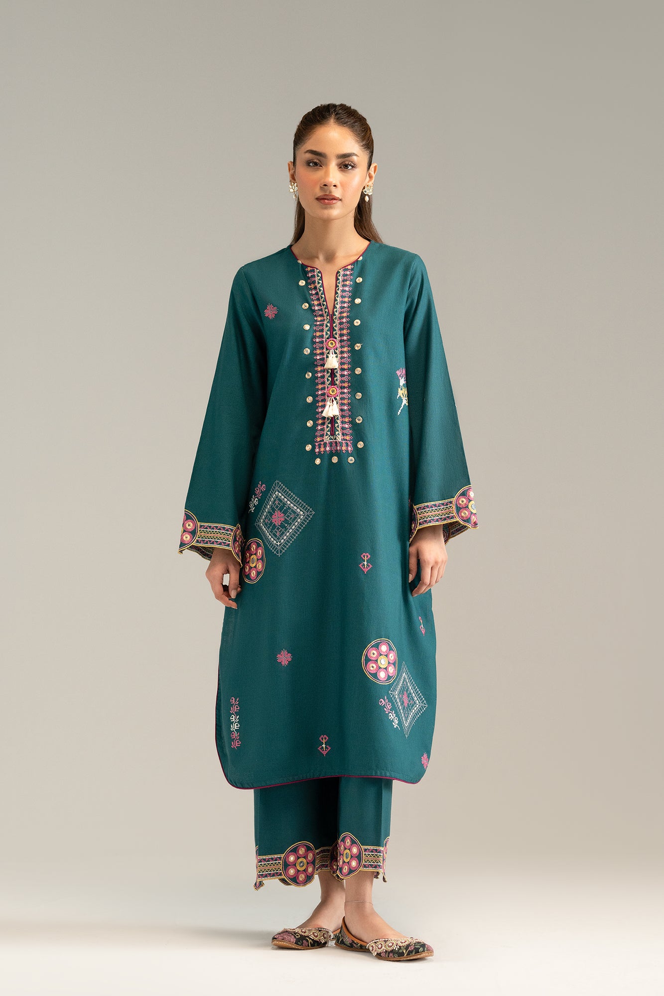 EMBROIDERED SUIT (E2797/103/711)