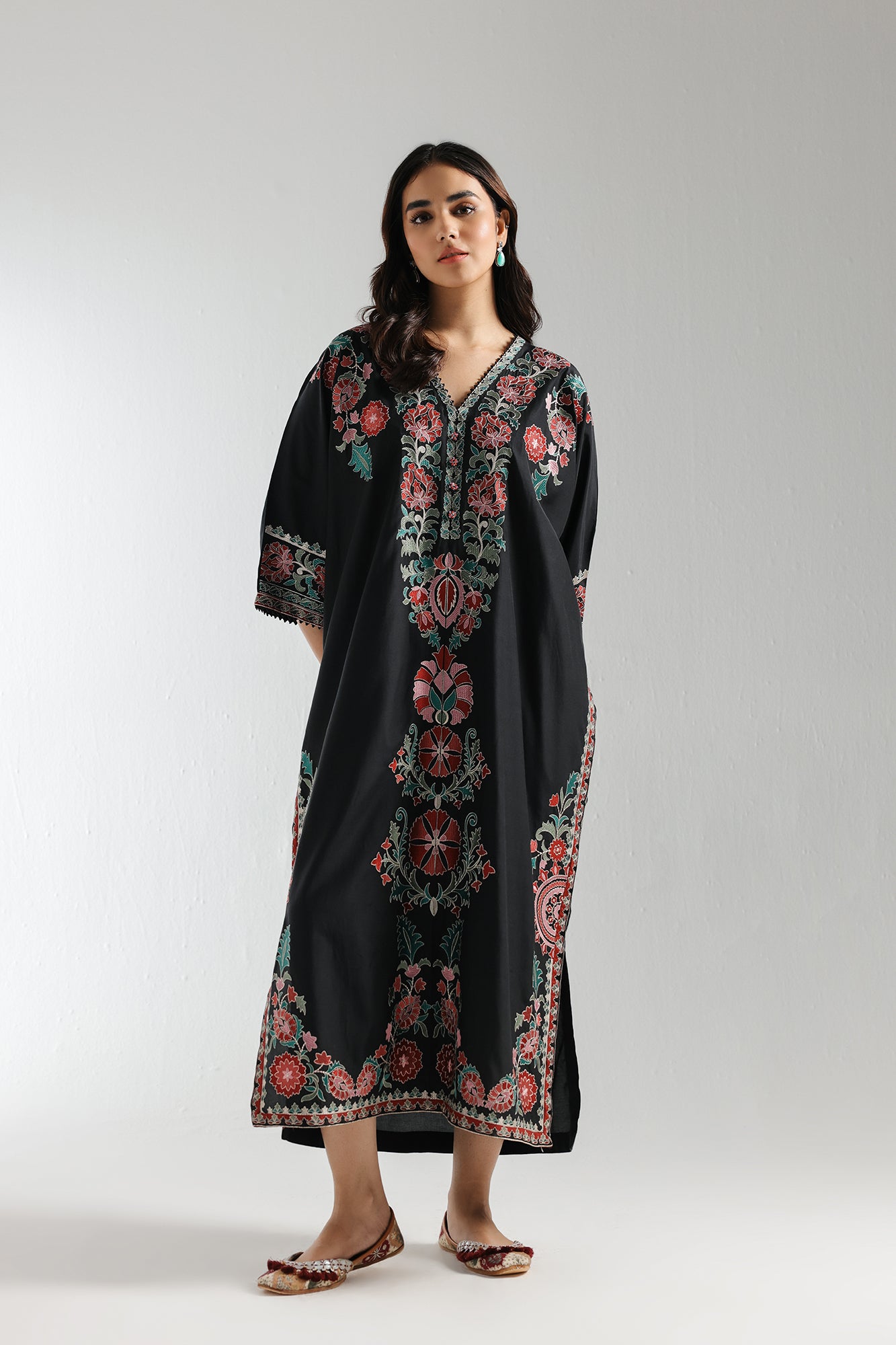 EMBROIDERED KAFTAN (E2928/103/902)