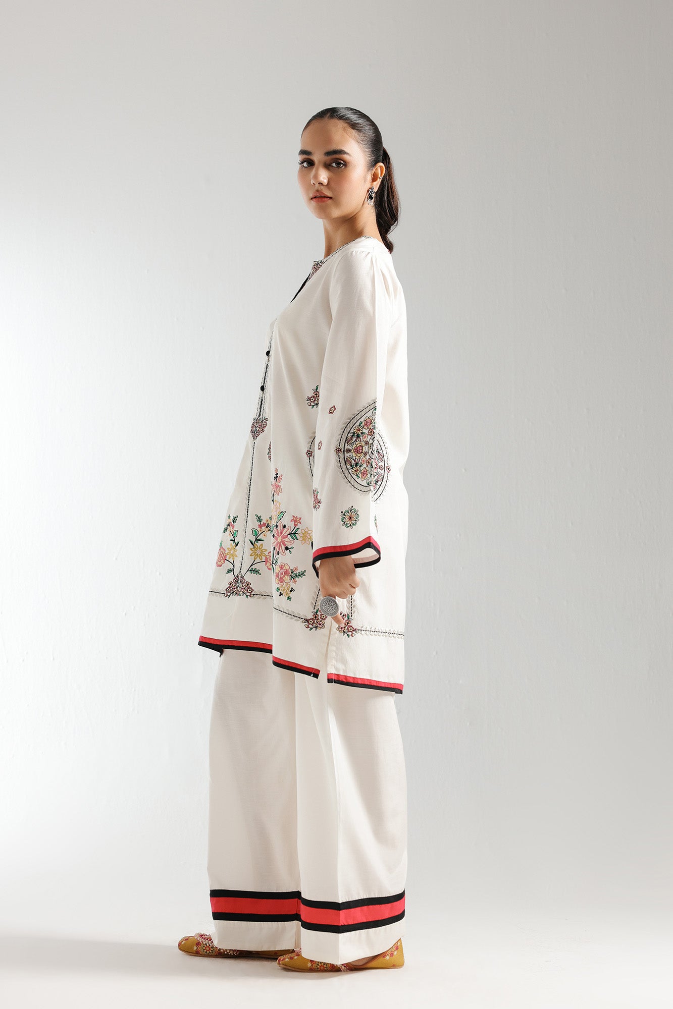 EMBROIDERED SUIT (E2956/103/002)