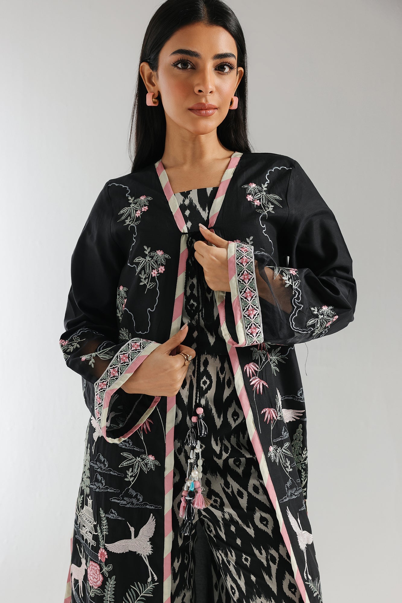 EMBROIDERED SUIT (E2991/103/902)