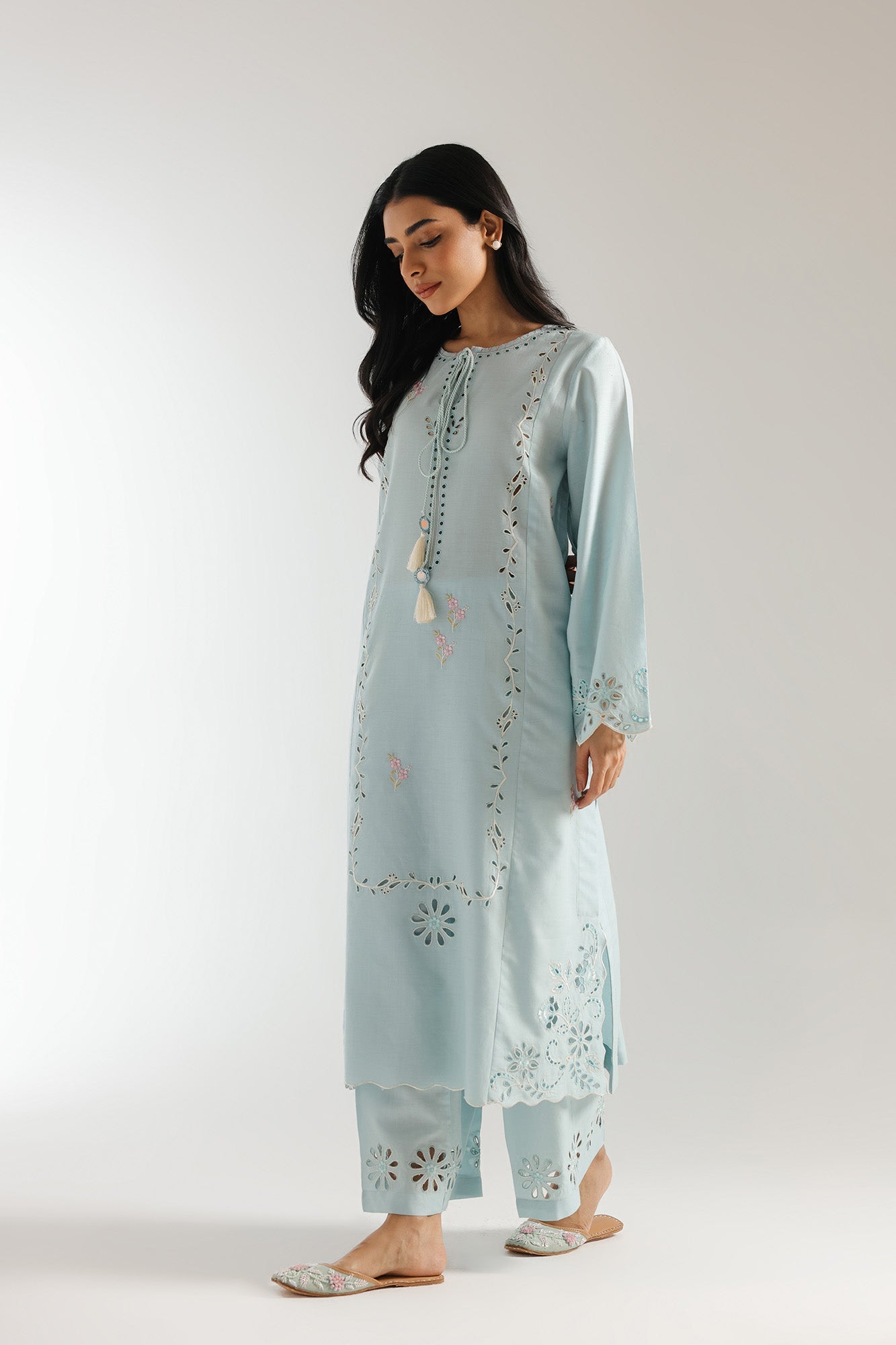 EMBROIDERED SUIT (E3016/103/616)