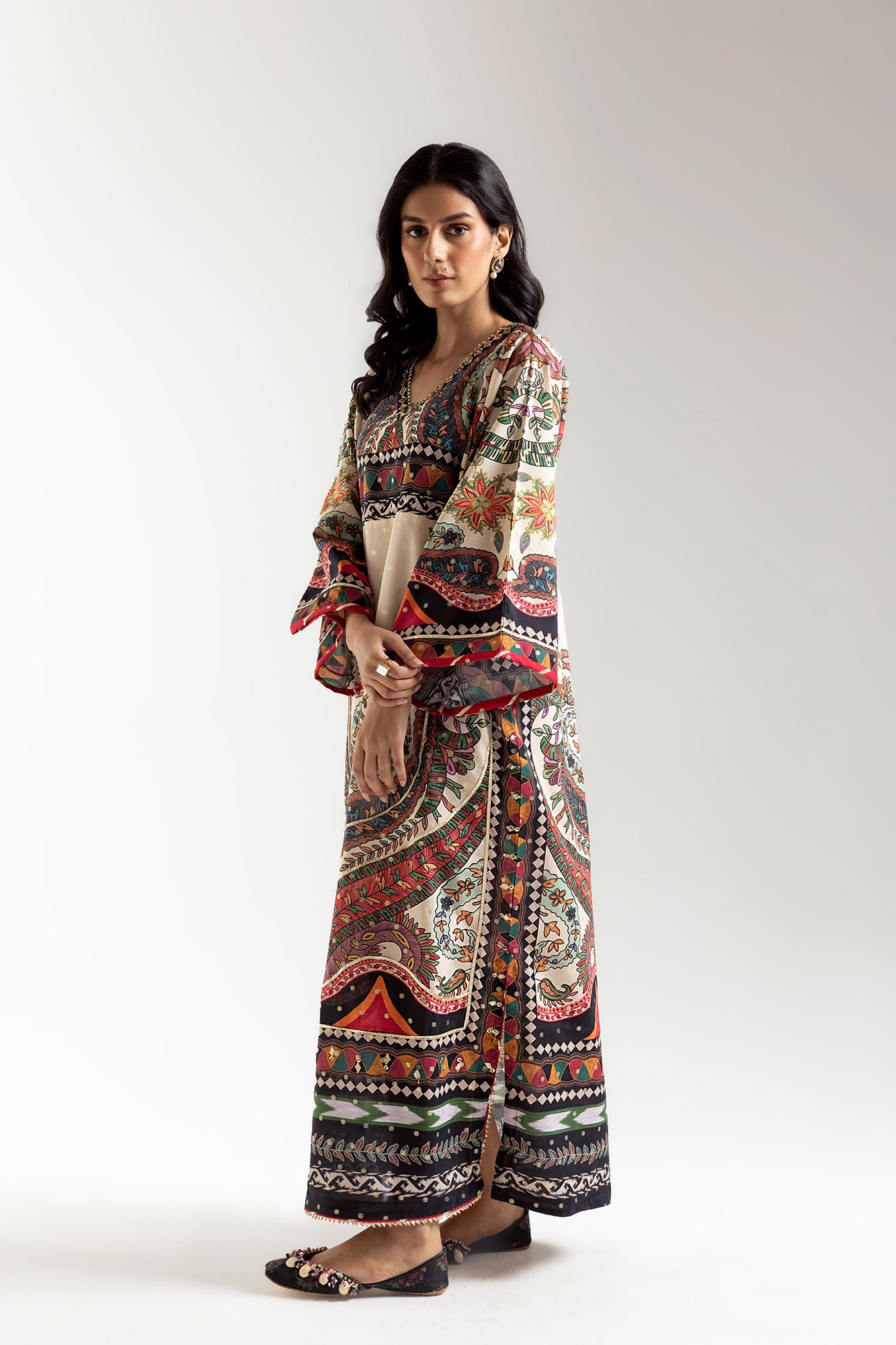 EMBROIDERED KAFTAN (E3072/103/227)