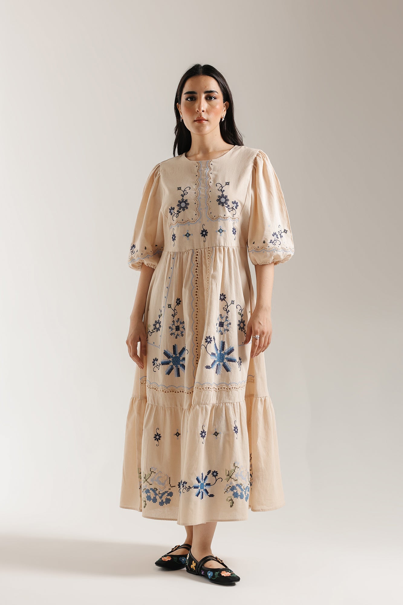 DRESS (E3074/108/004)