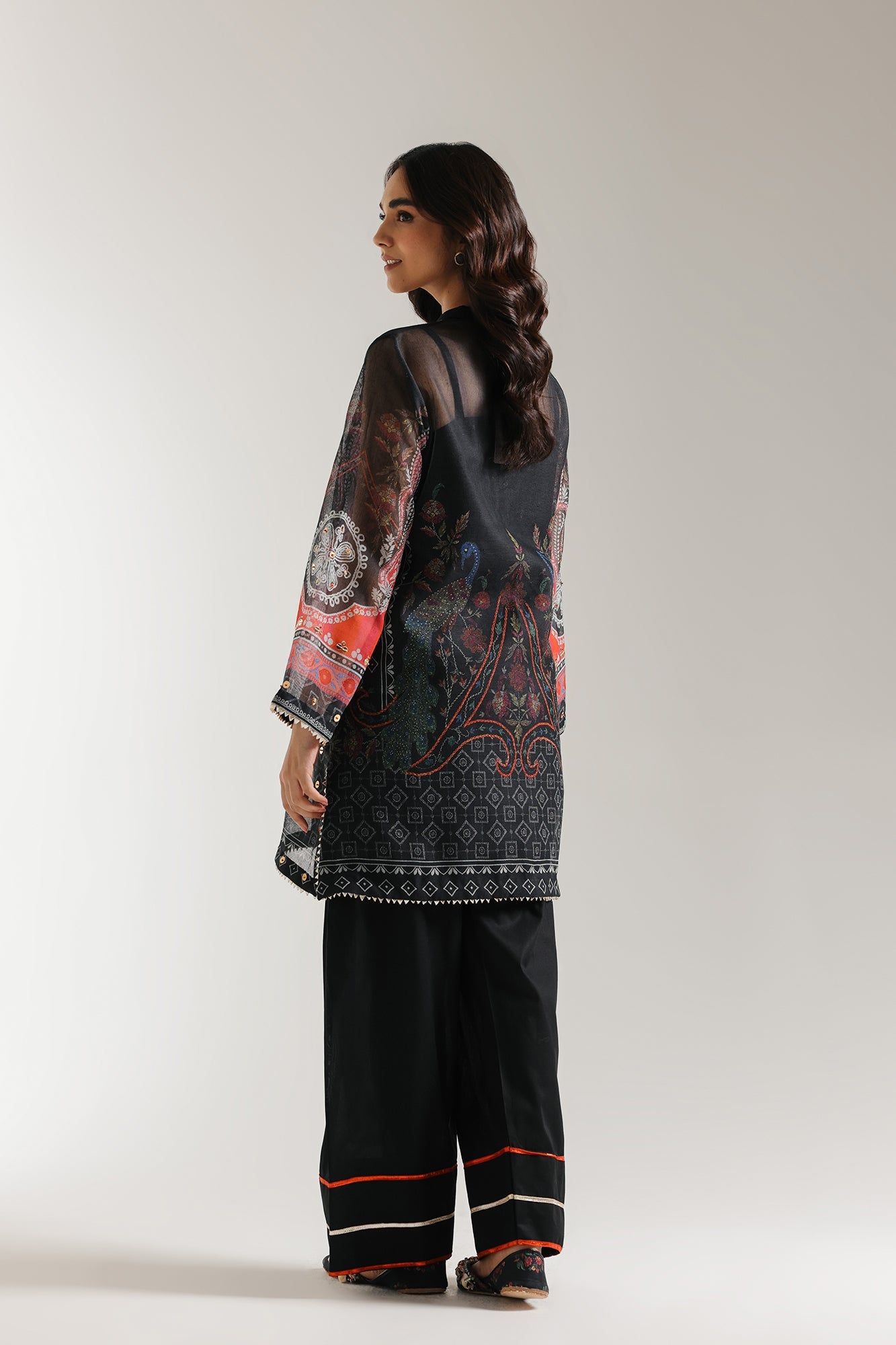EMBROIDERED SUIT (E3079/103/901)