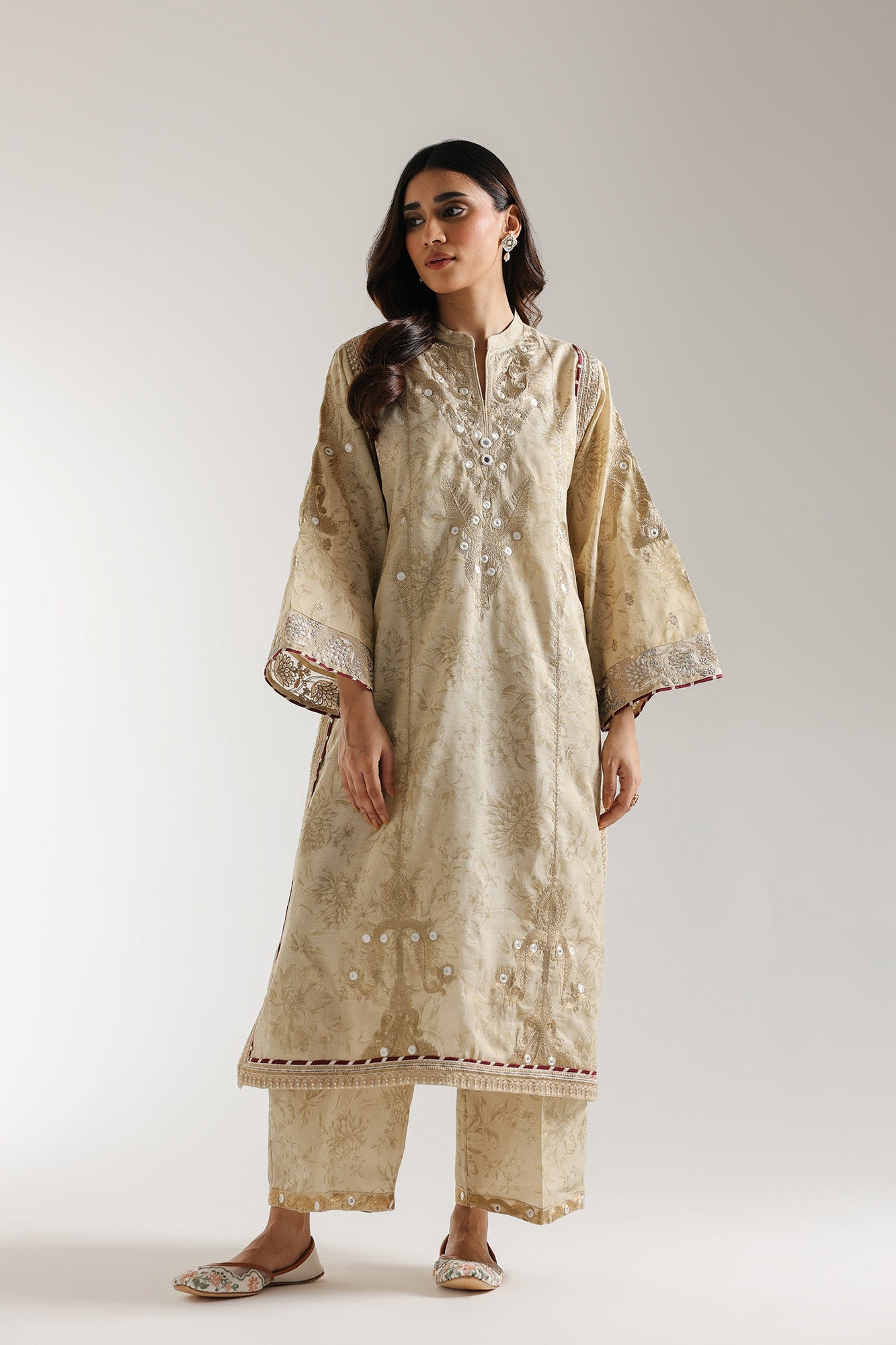 EMBROIDERED SUIT (E3092/103/007)