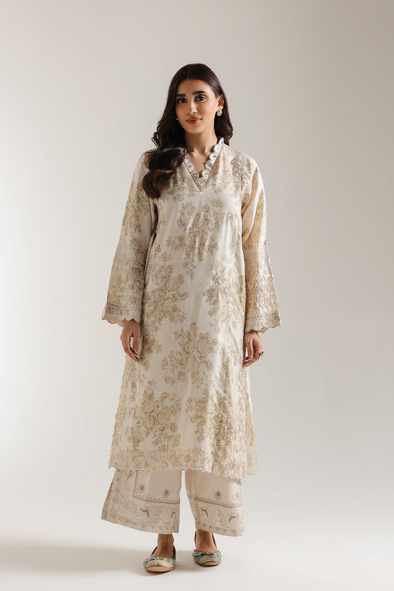 EMBROIDERED SUIT (E3094/103/006)