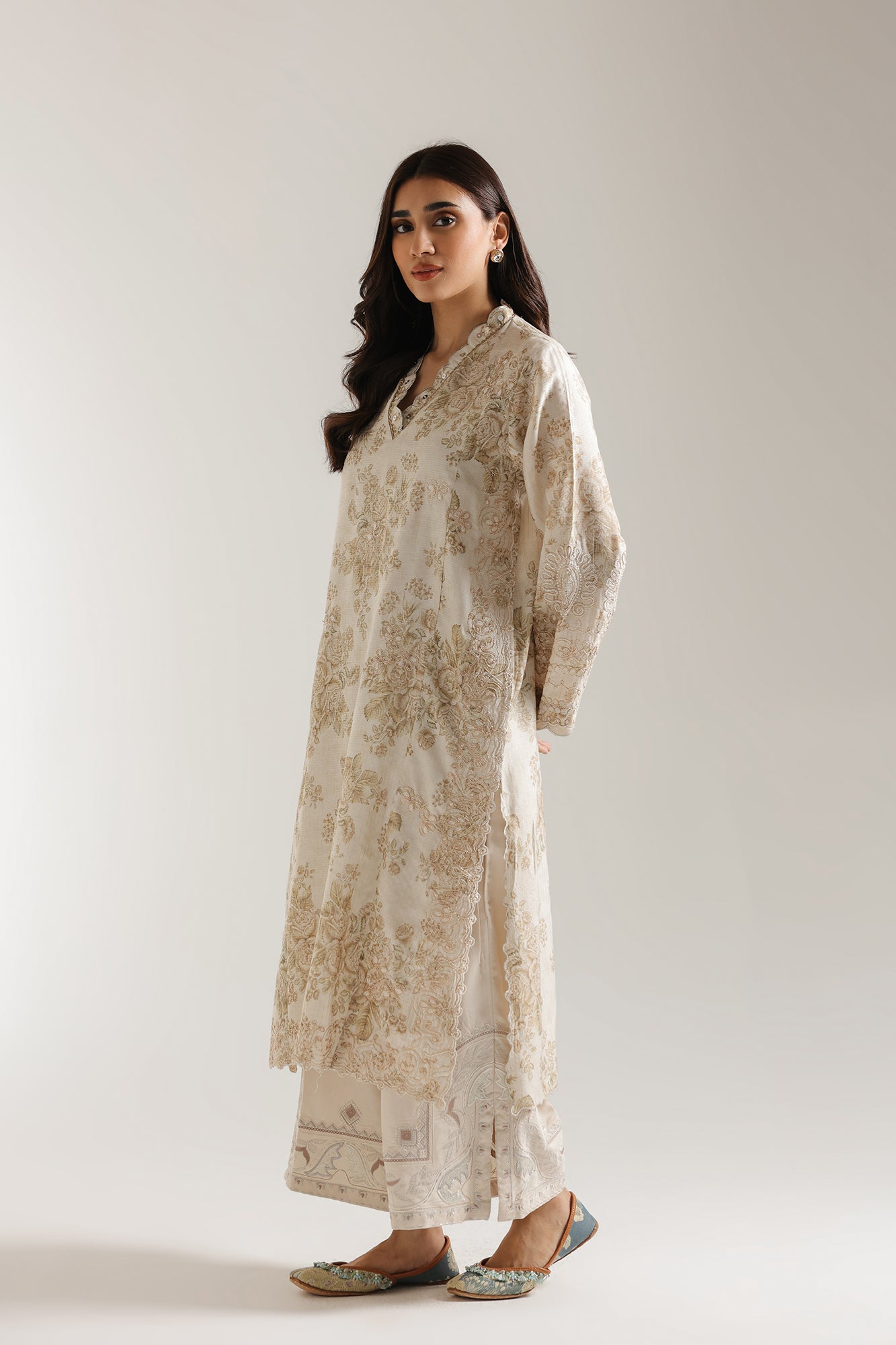 EMBROIDERED SUIT (E3094/103/006)