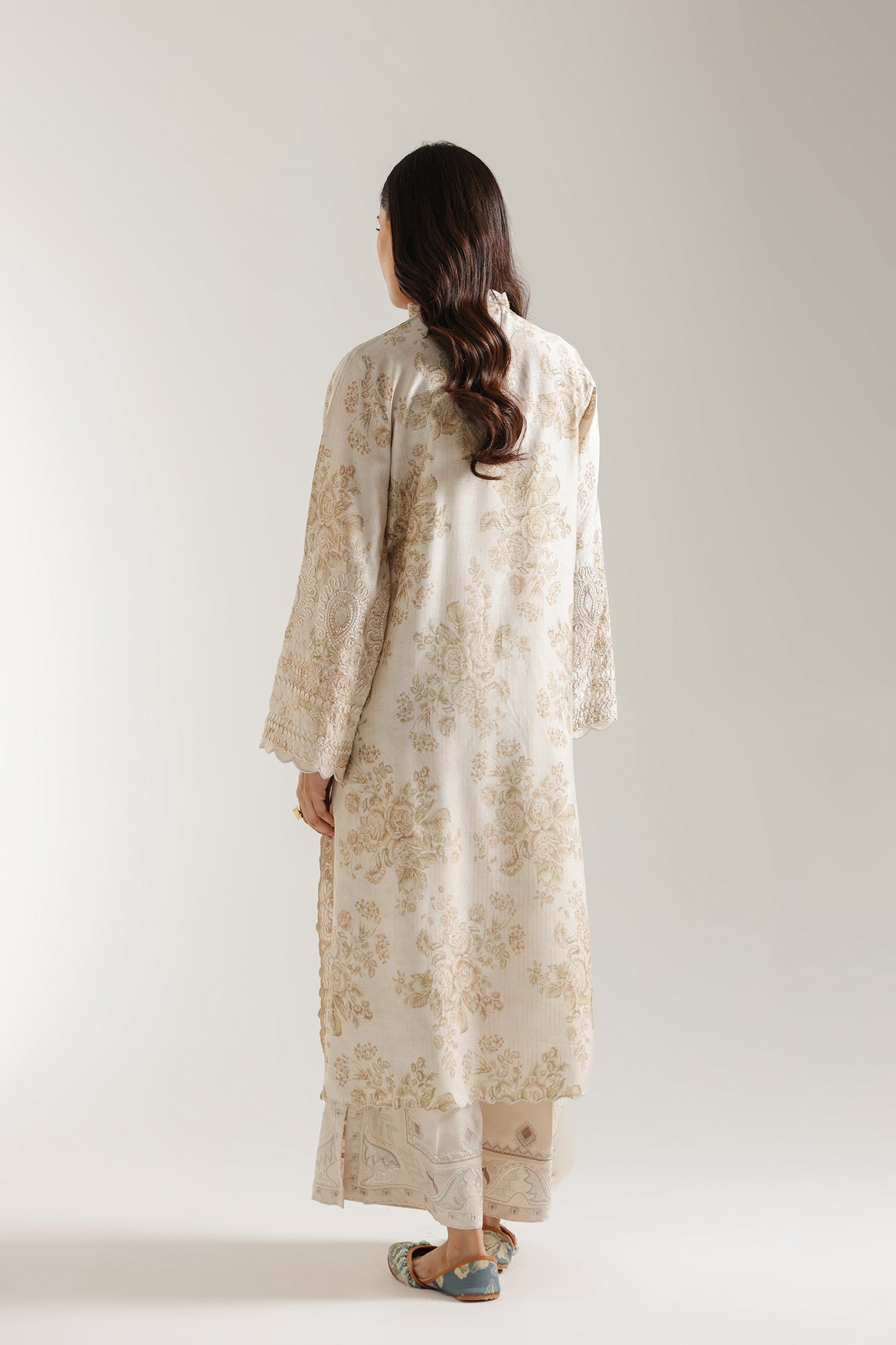 EMBROIDERED SUIT (E3094/103/006)