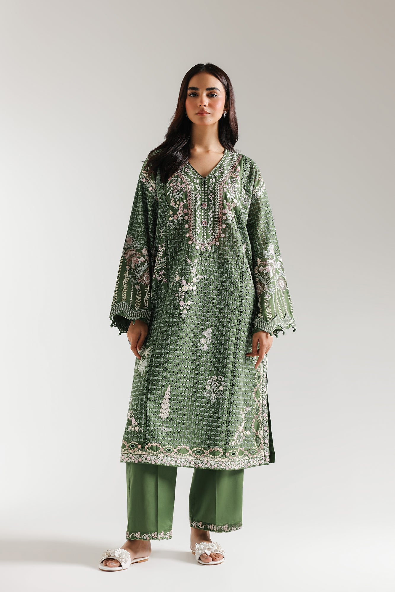 EMBROIDERED SUIT (E3138/103/122)