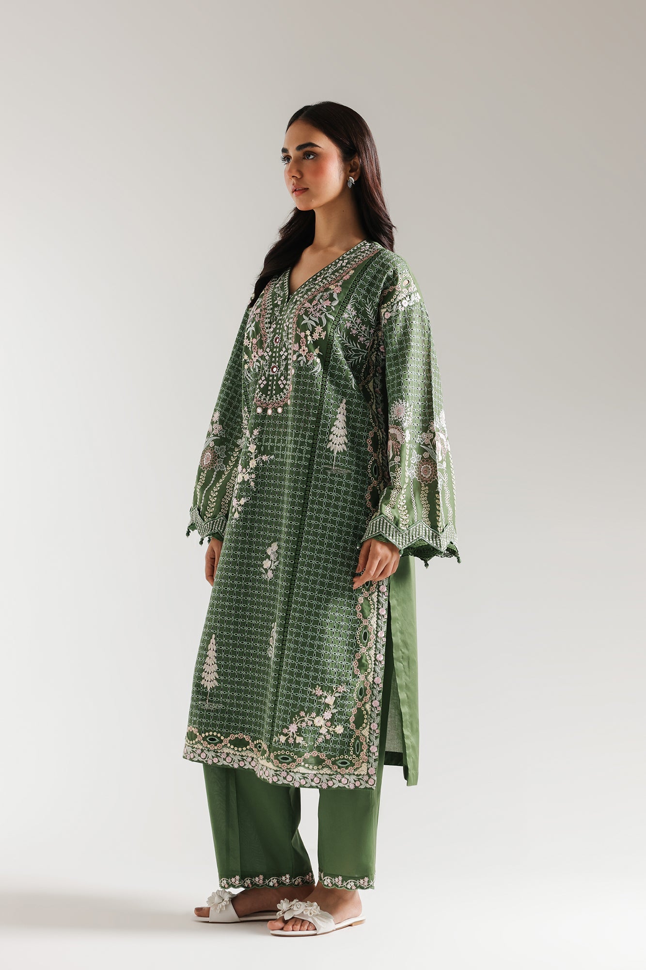 EMBROIDERED SUIT (E3138/103/122)